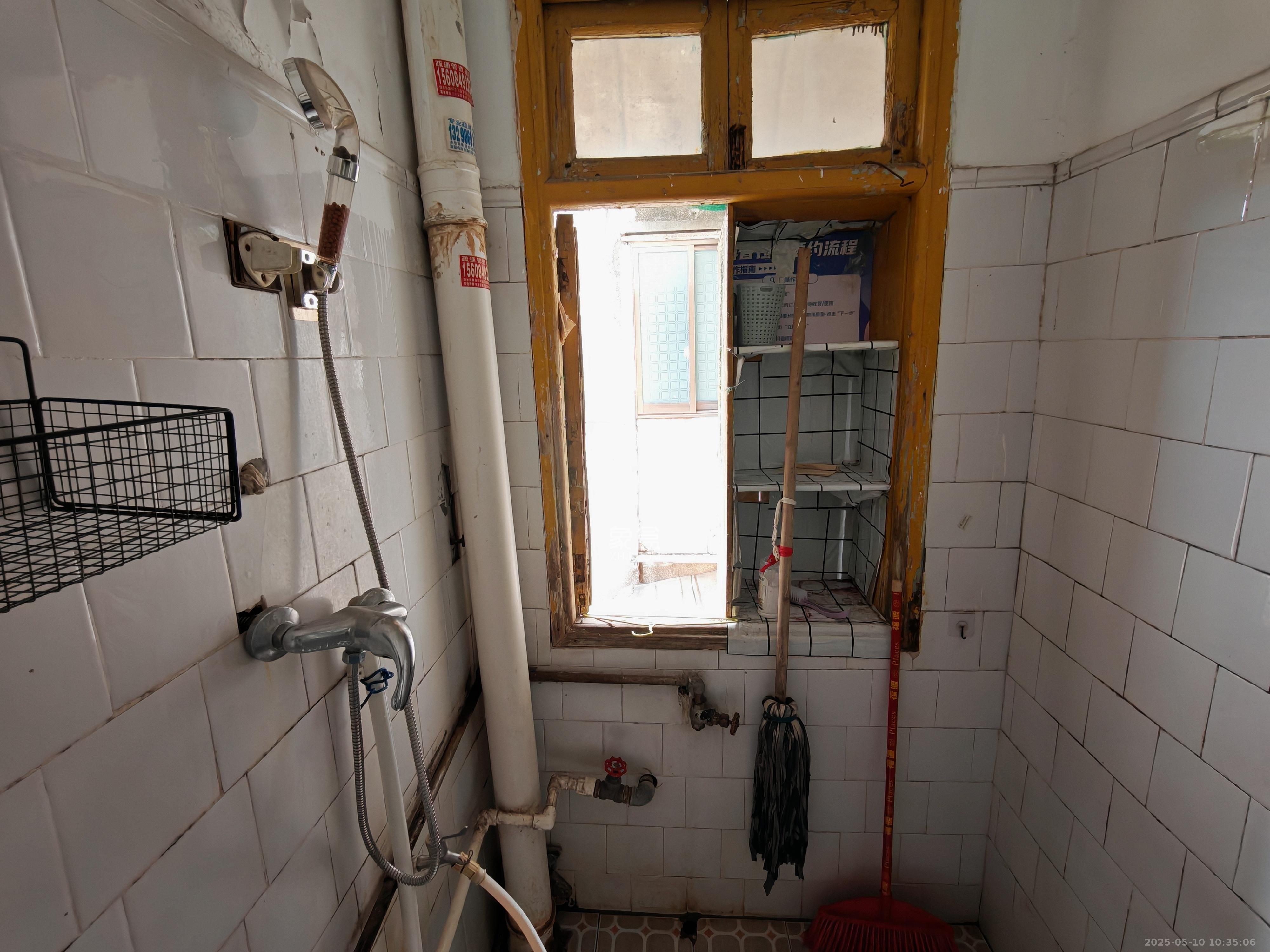 国庆新村  2室1厅1卫    1300.0元/月 国庆新村  2室1厅1卫    1300.0元/月室内图