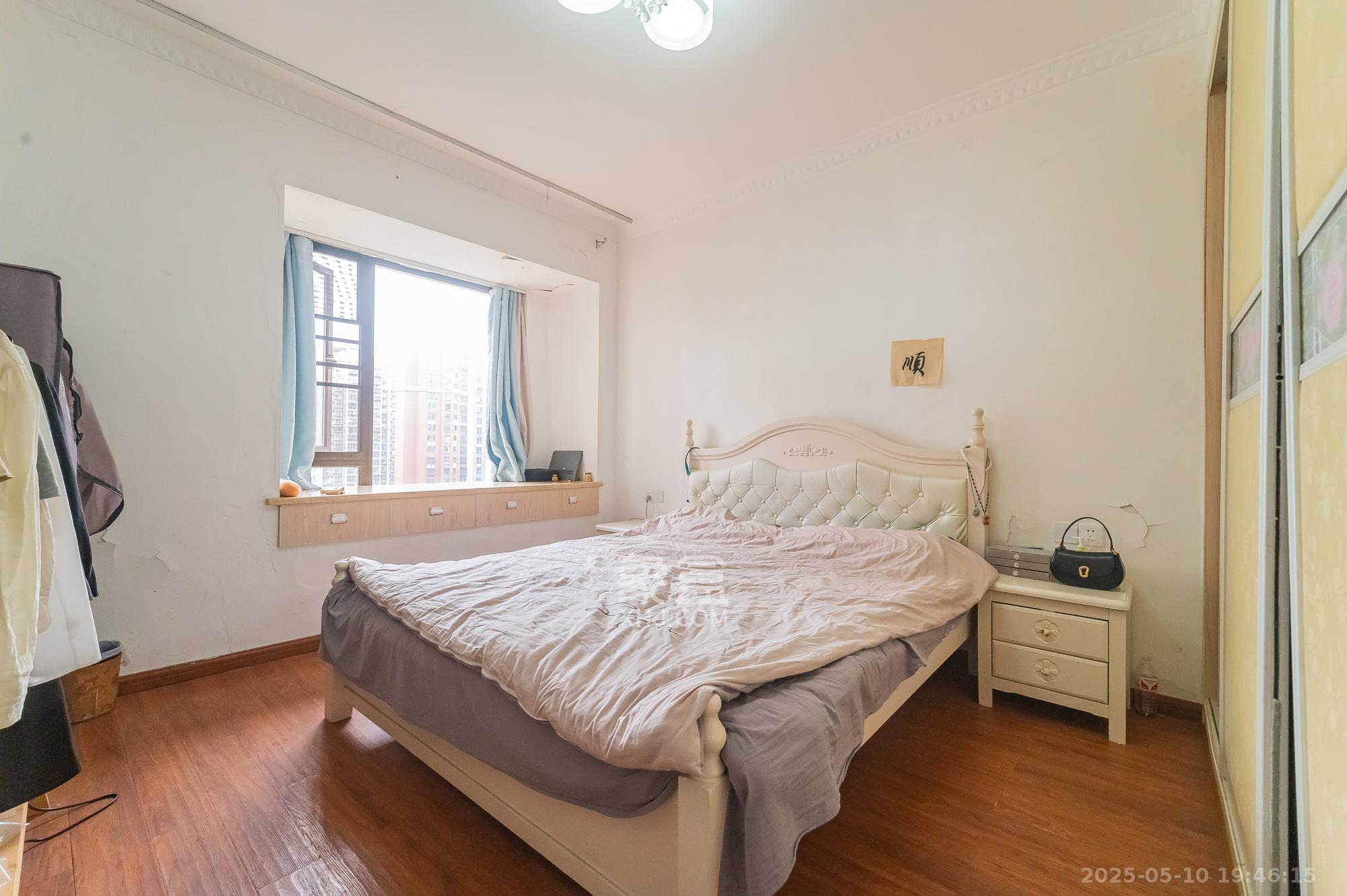 华润凤凰城三期 3室2厅2卫 84.8万 华润凤凰城三期 3室2厅2卫 84.8万卧室