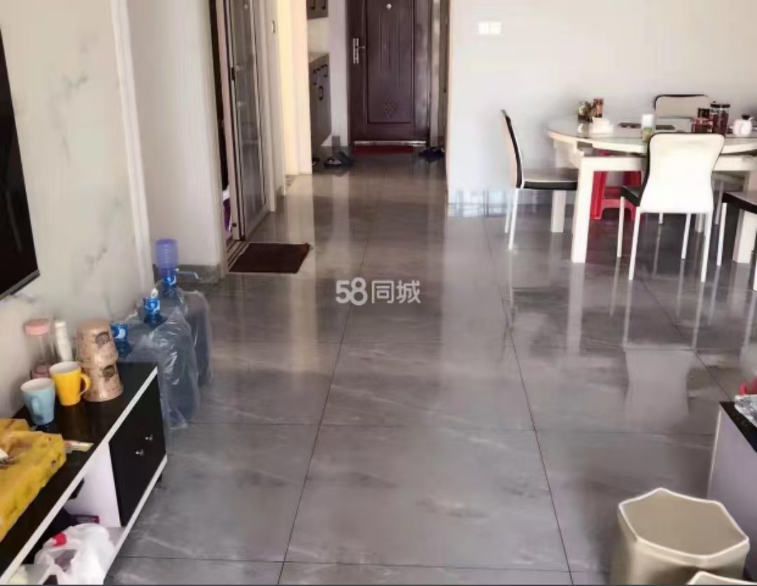 华鑫蒸水湾  4室2厅2卫   2300.00元/月室内图