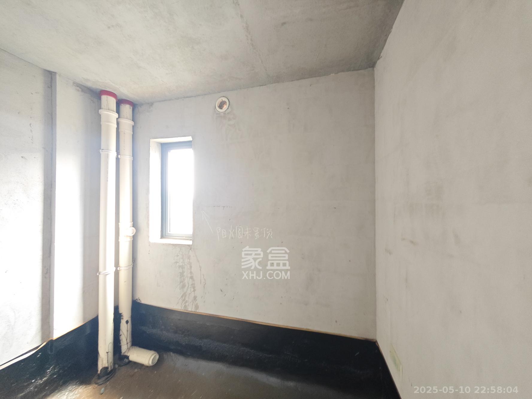 中建嘉和城  4室2厅2卫   102.00万其他