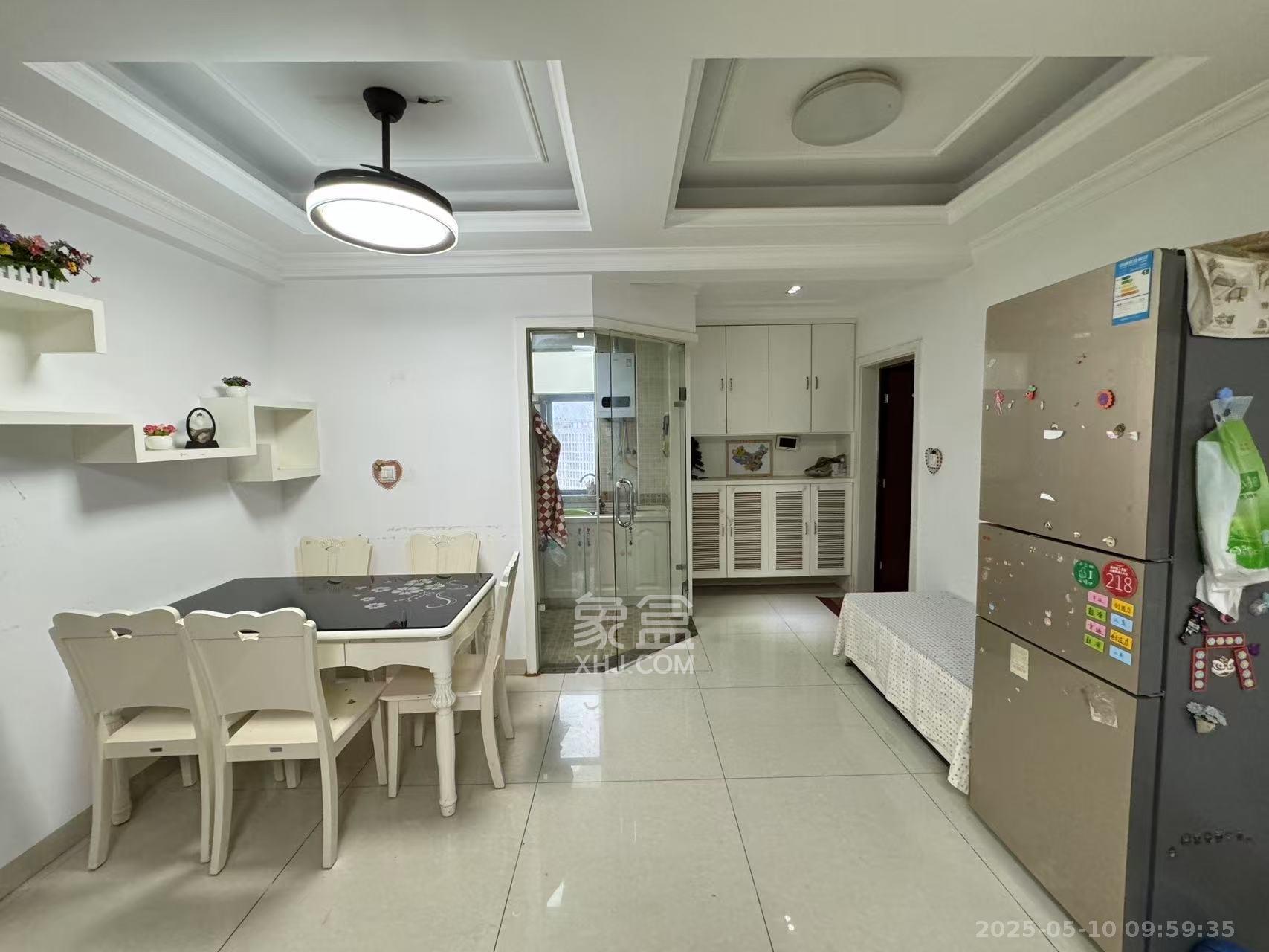 中南红领邦(红星嘉和苑)  2室2厅1卫    2200.0元/月 中南红领邦(红星嘉和苑)  2室2厅1卫    2200.0元/月室内图