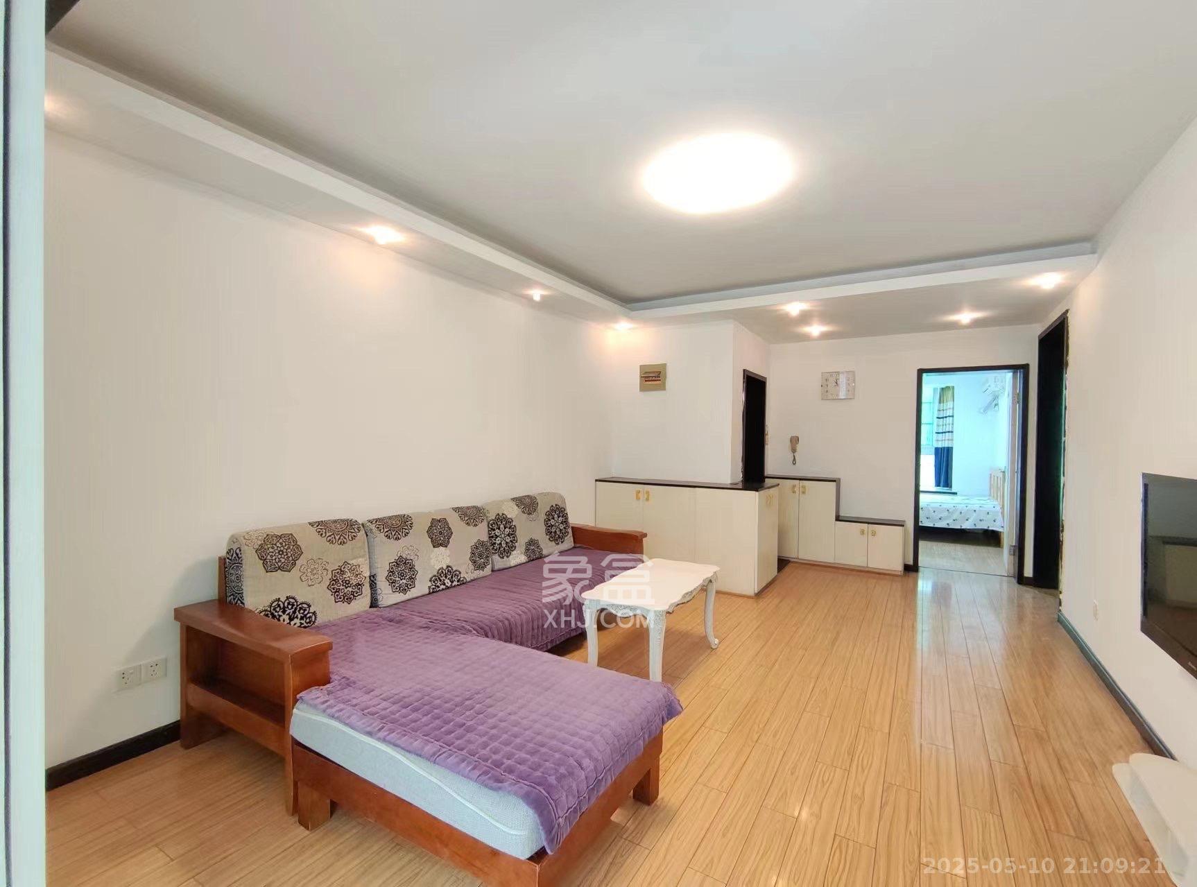 鸿景苑 2室1厅1卫 2400.0元/月 鸿景苑 2室1厅1卫 2400.0元/月室内图