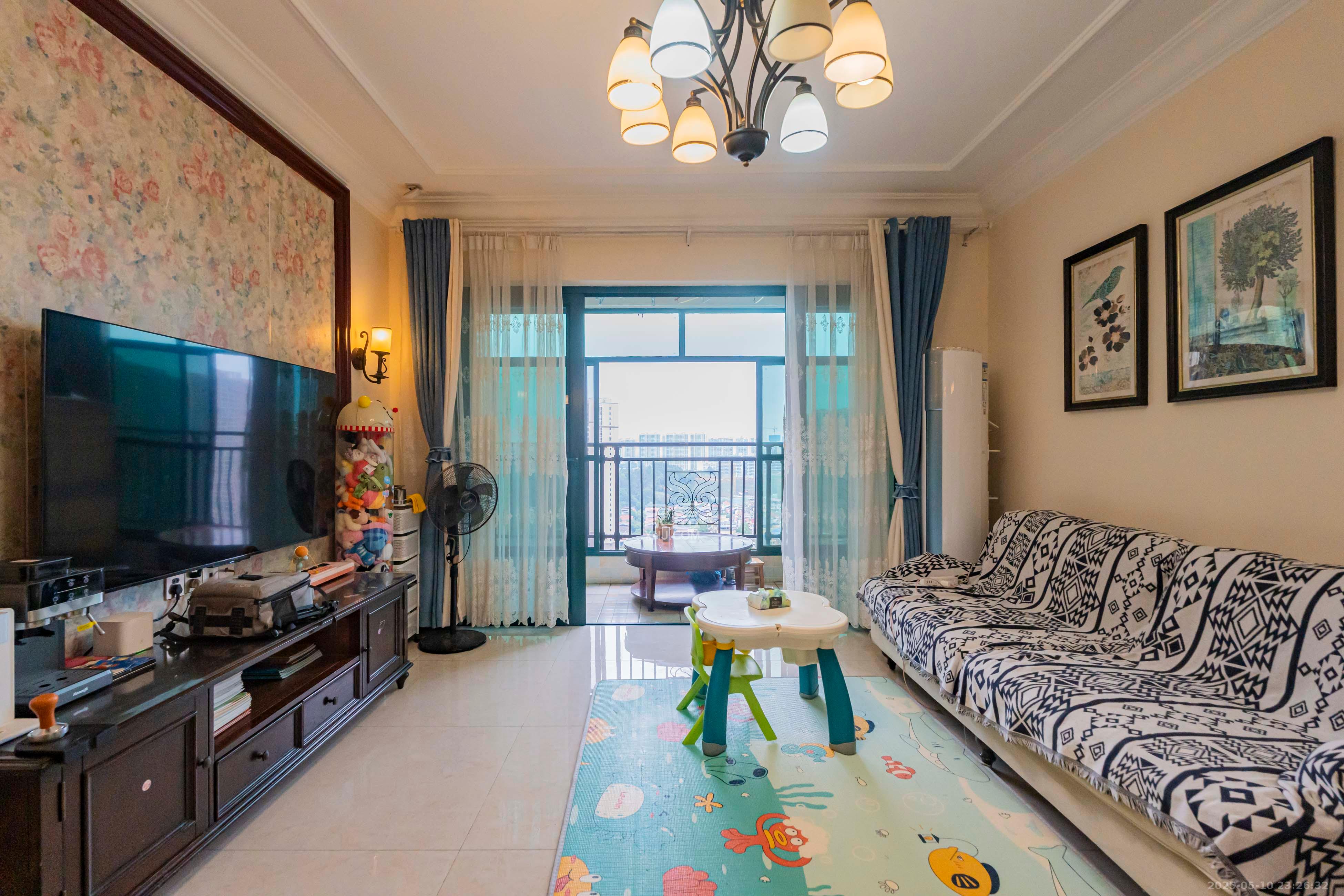 恒大雅苑  3室2厅2卫    98.0万 恒大雅苑  3室2厅2卫    98.0万客厅