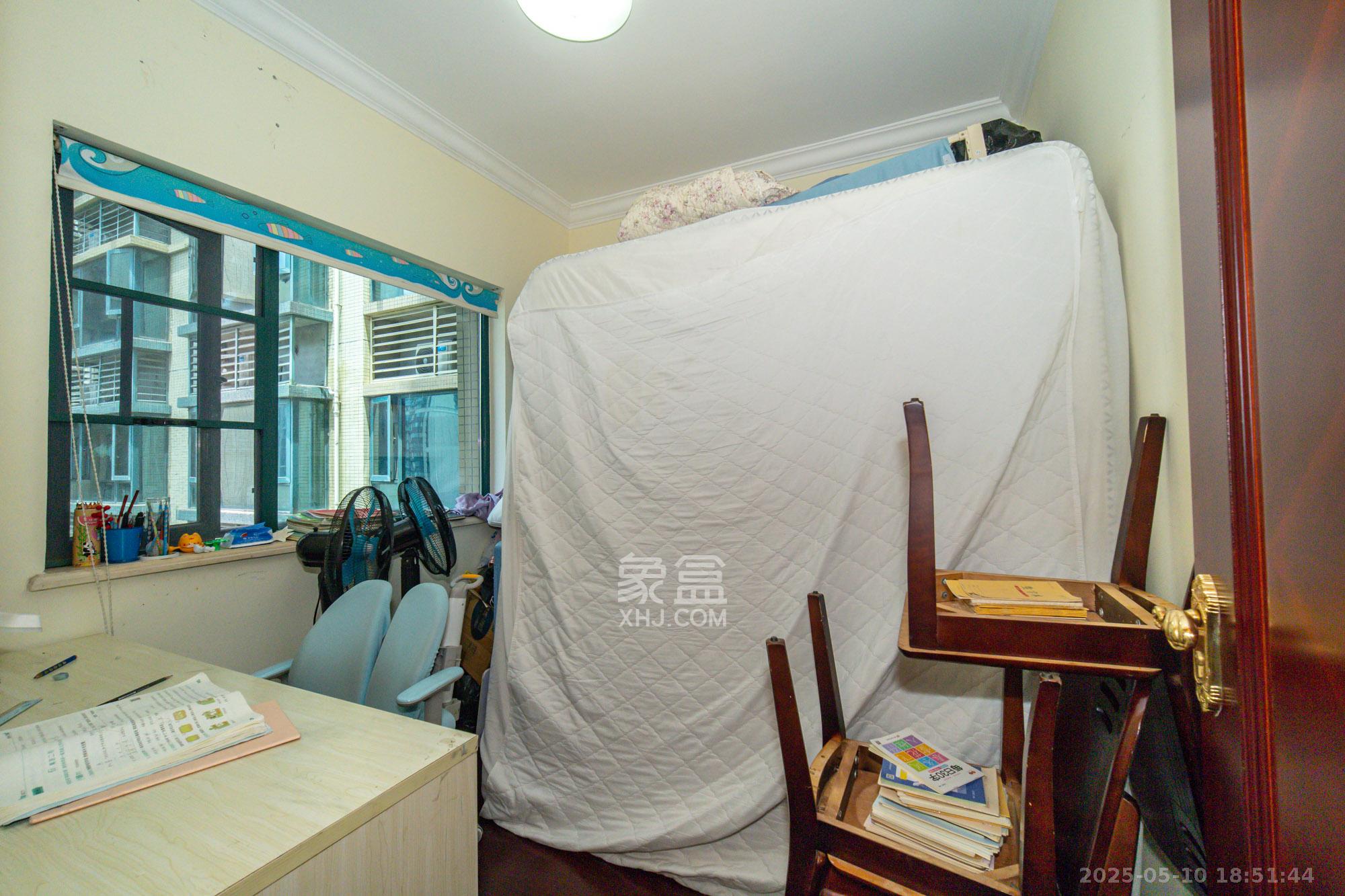 恒大翡翠华庭  3室2厅2卫    72.5万 恒大翡翠华庭  3室2厅2卫    72.5万卧室