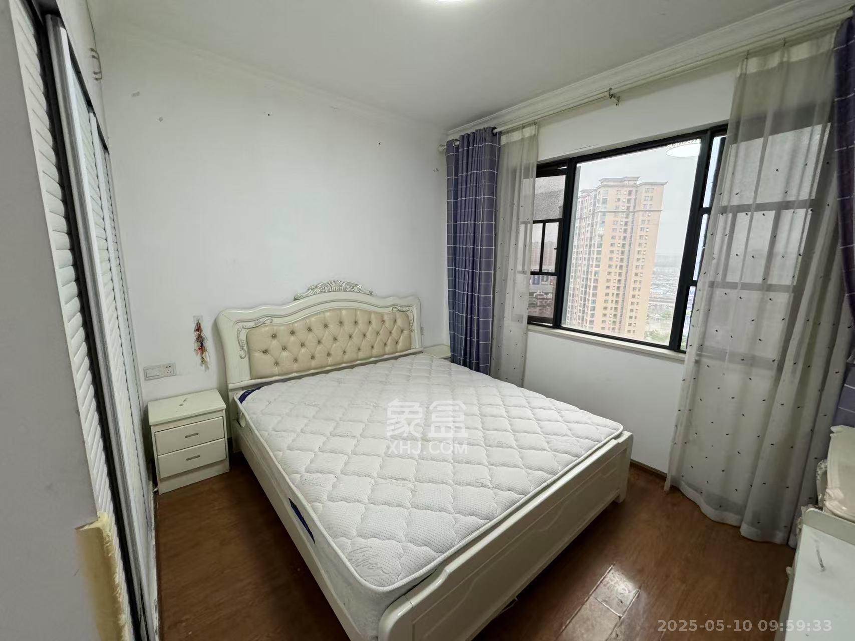 中南红领邦(红星嘉和苑)  2室2厅1卫    2200.0元/月 中南红领邦(红星嘉和苑)  2室2厅1卫    2200.0元/月室内图