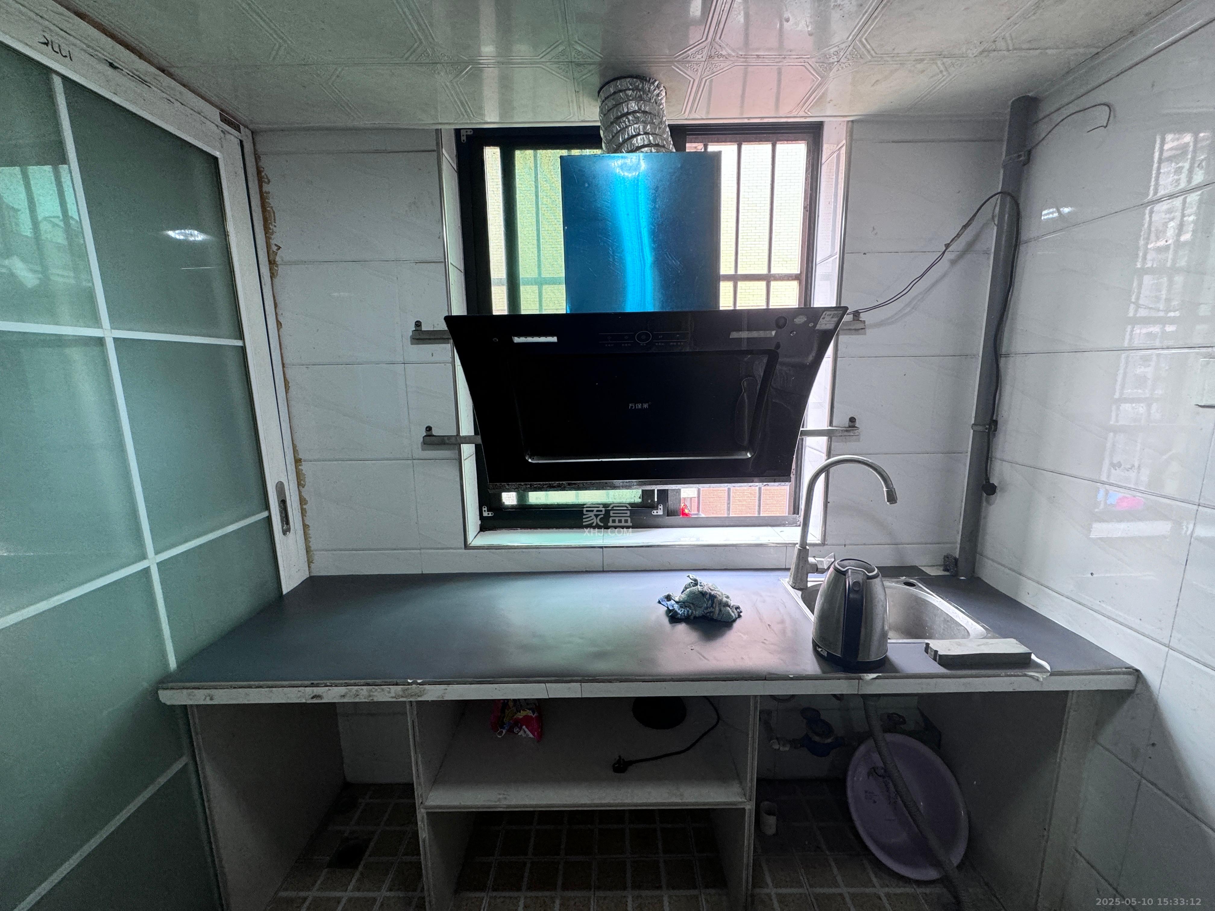 大桥四区 3室1厅1卫 1400.0元/月 大桥四区 3室1厅1卫 1400.0元/月室内图