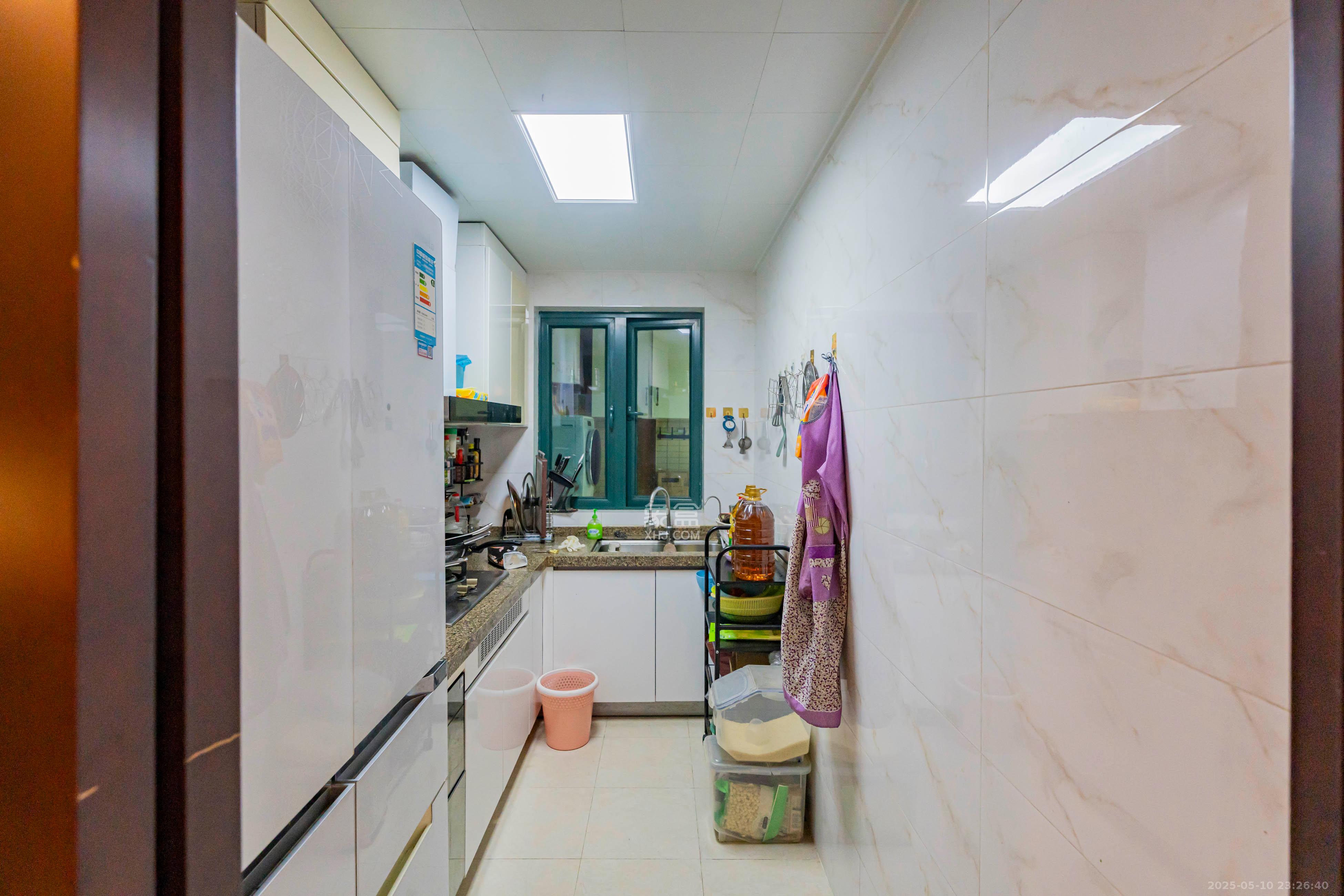 恒大雅苑  3室2厅2卫    98.0万 恒大雅苑  3室2厅2卫    98.0万厨房