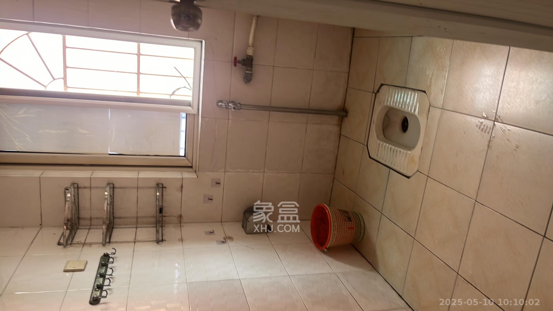 四方小区  3室2厅2卫   2200.00元/月室内图