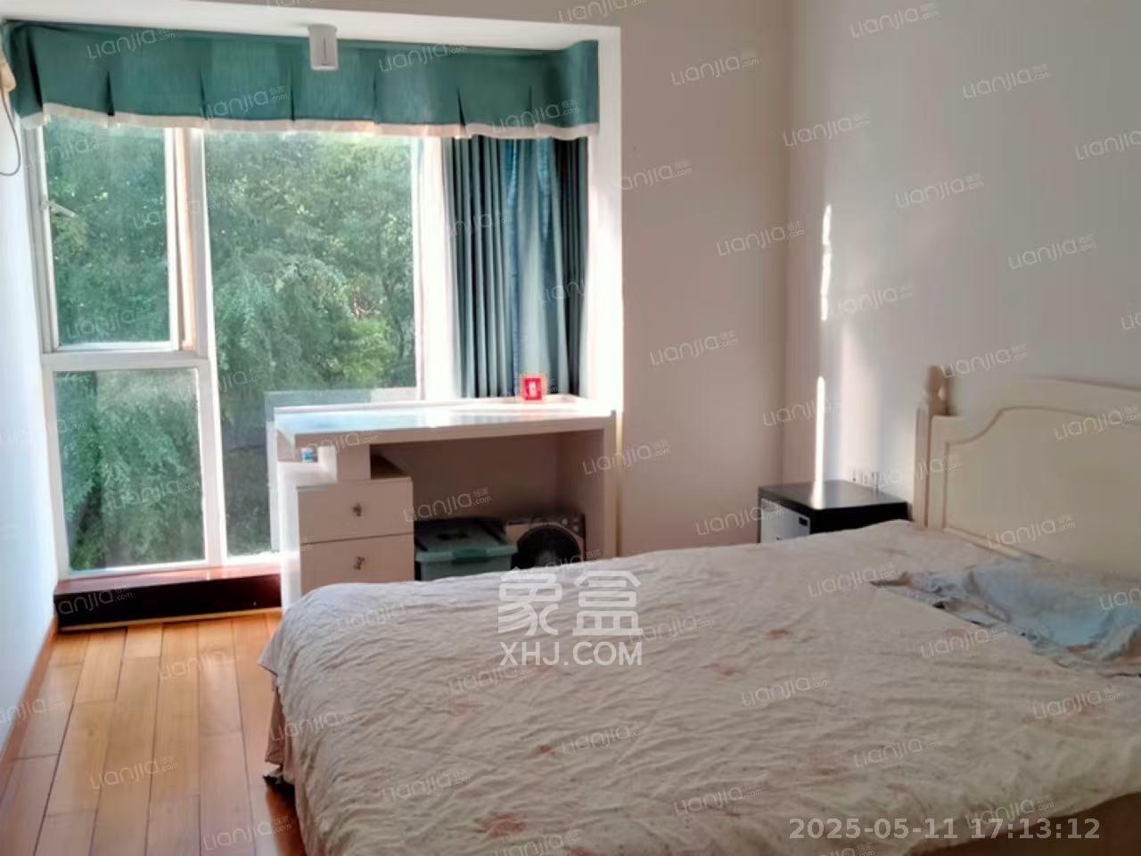 君临青园花都  5室2厅2卫    4500.0元/月 君临青园花都  5室2厅2卫    4500.0元/月