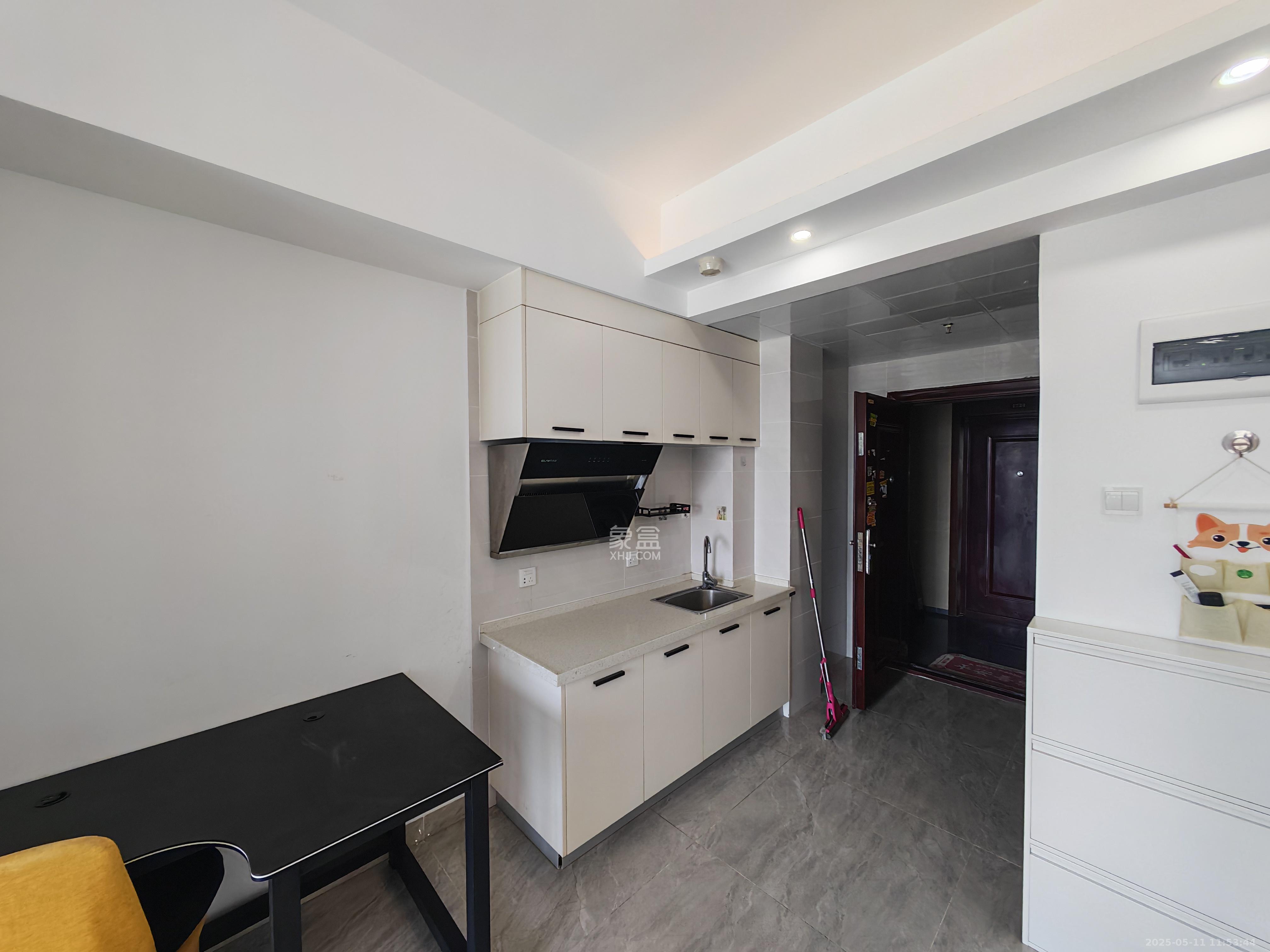 C-park天悦城(紫檀溪苑二期)  1室1厅1卫    1600.0元/月 C-park天悦城(紫檀溪苑二期)  1室1厅1卫    1600.0元/月室内图