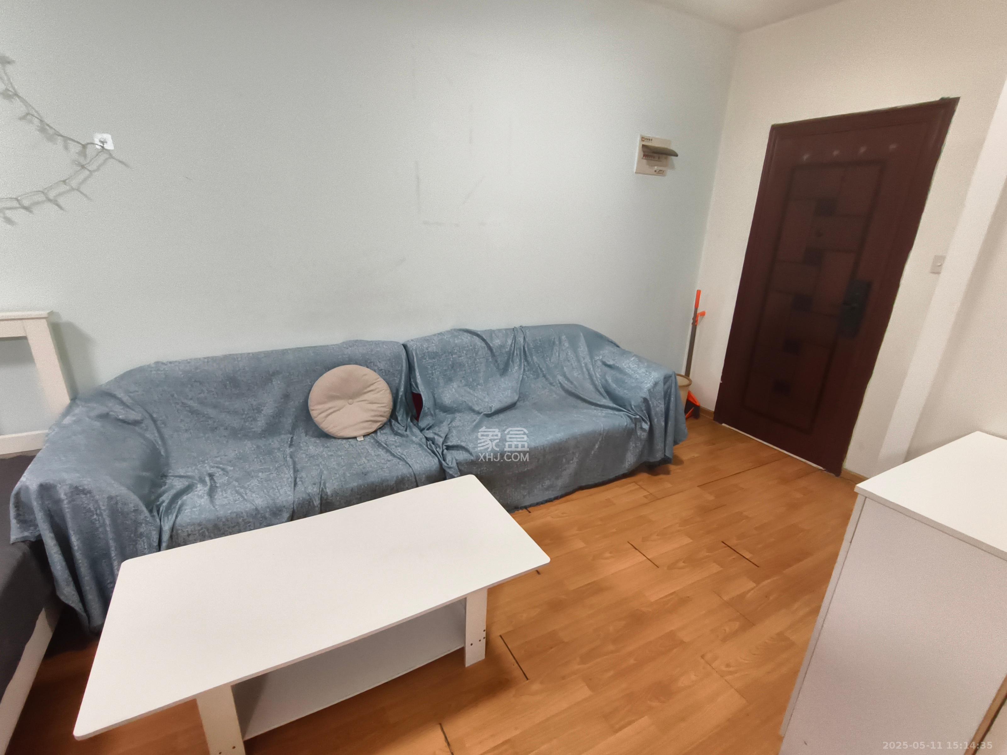 左岸右岸  1室1厅1卫   1800.00元/月