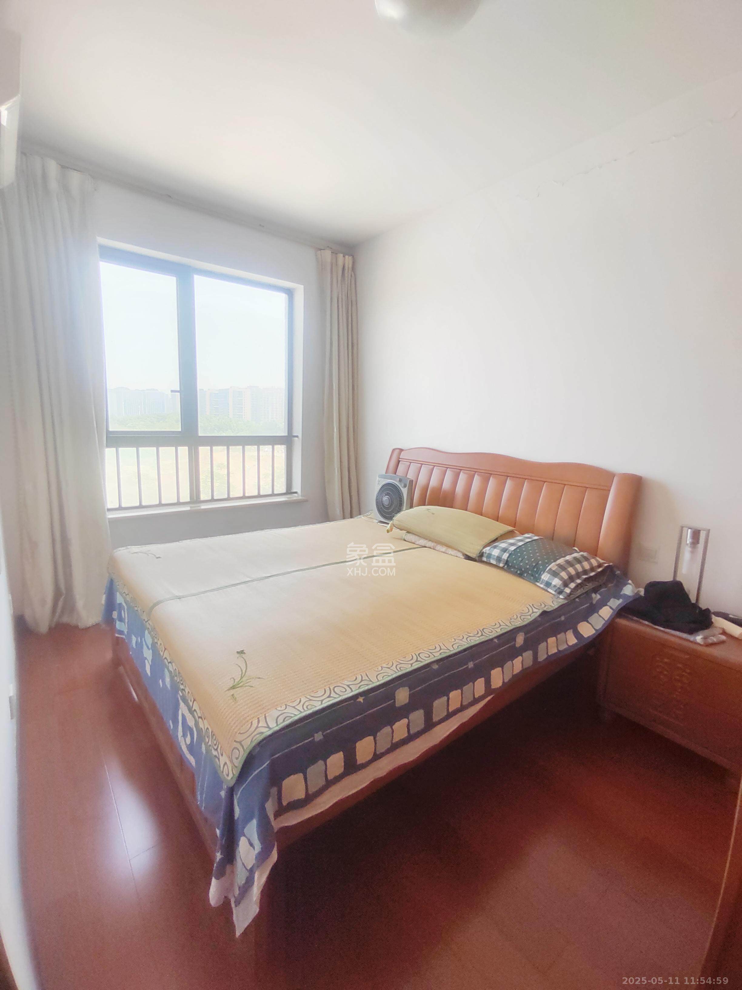 绿地公馆(绿地名邸) 3室2厅1卫 2500.0元/月 绿地公馆(绿地名邸) 3室2厅1卫 2500.0元/月室内图