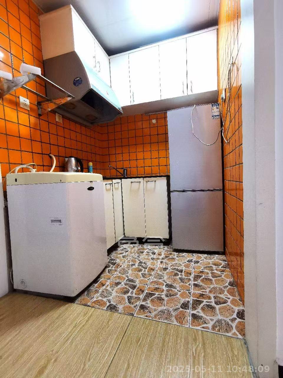 日出东方  1室1厅1卫    1600.0元/月室内图