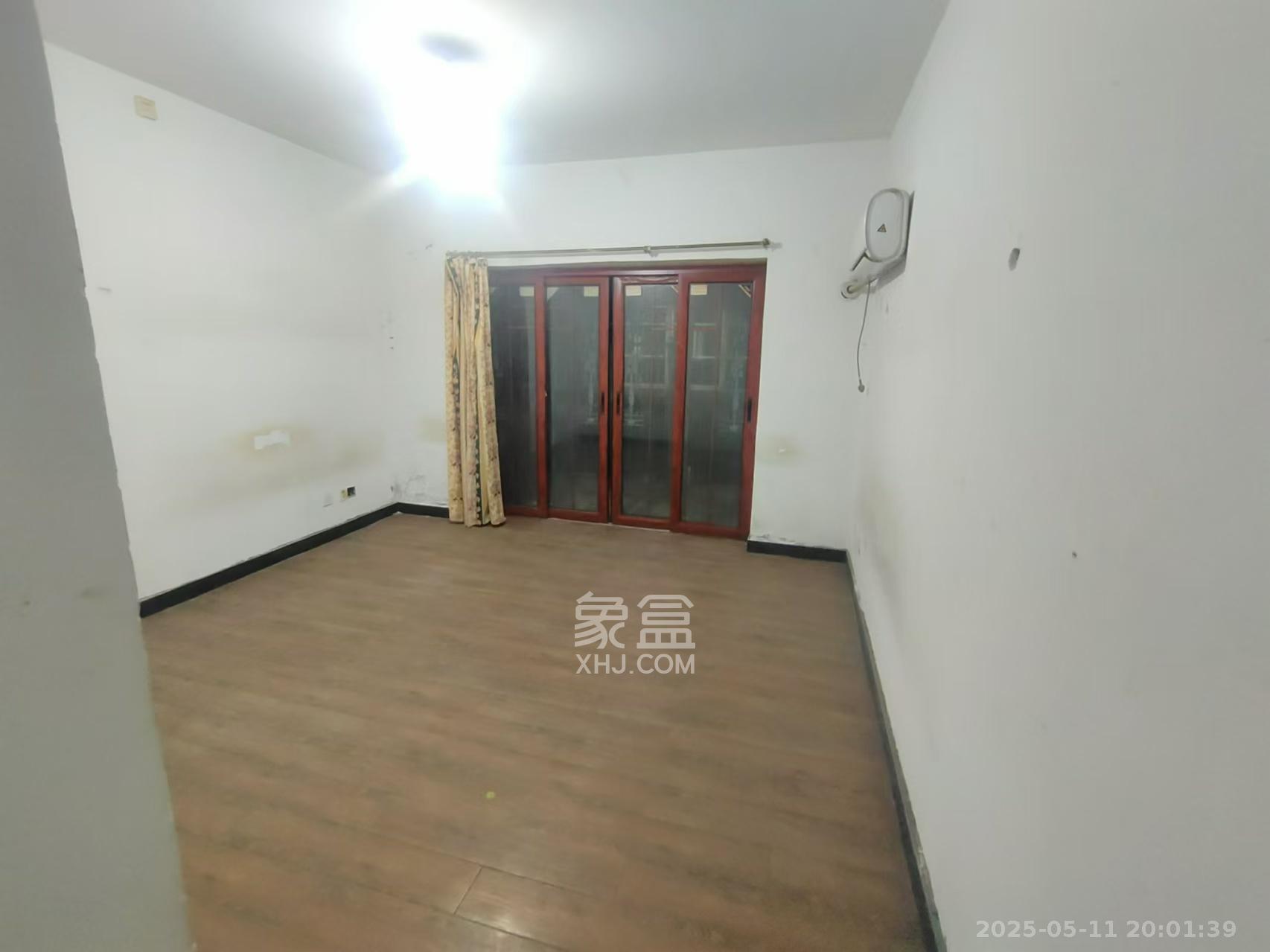 莲湖汽配城  3室2厅2卫    1800.0元/月 莲湖汽配城  3室2厅2卫    1800.0元/月室内图