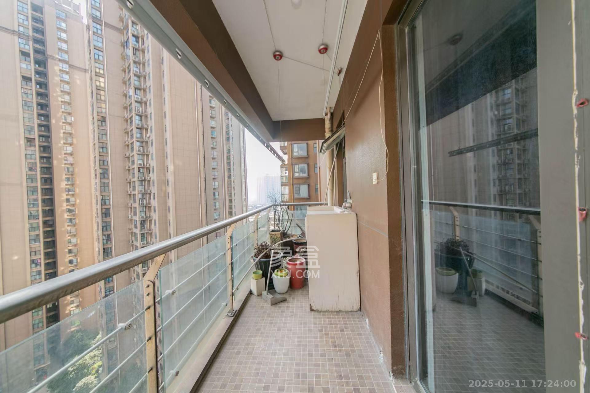 金色屋顶  1室0厅0卫   4000.00元/月室内图