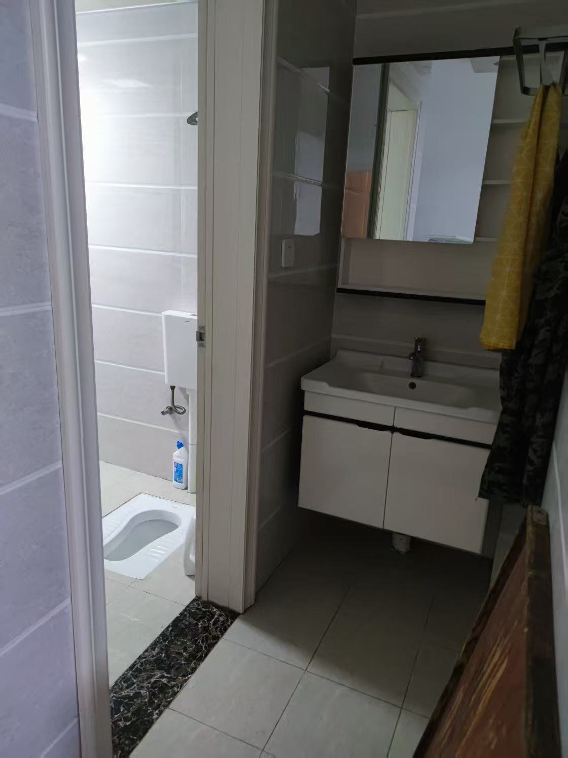 龙城街 3室2厅1卫 1600.0元/月 龙城街 3室2厅1卫 1600.0元/月室内图