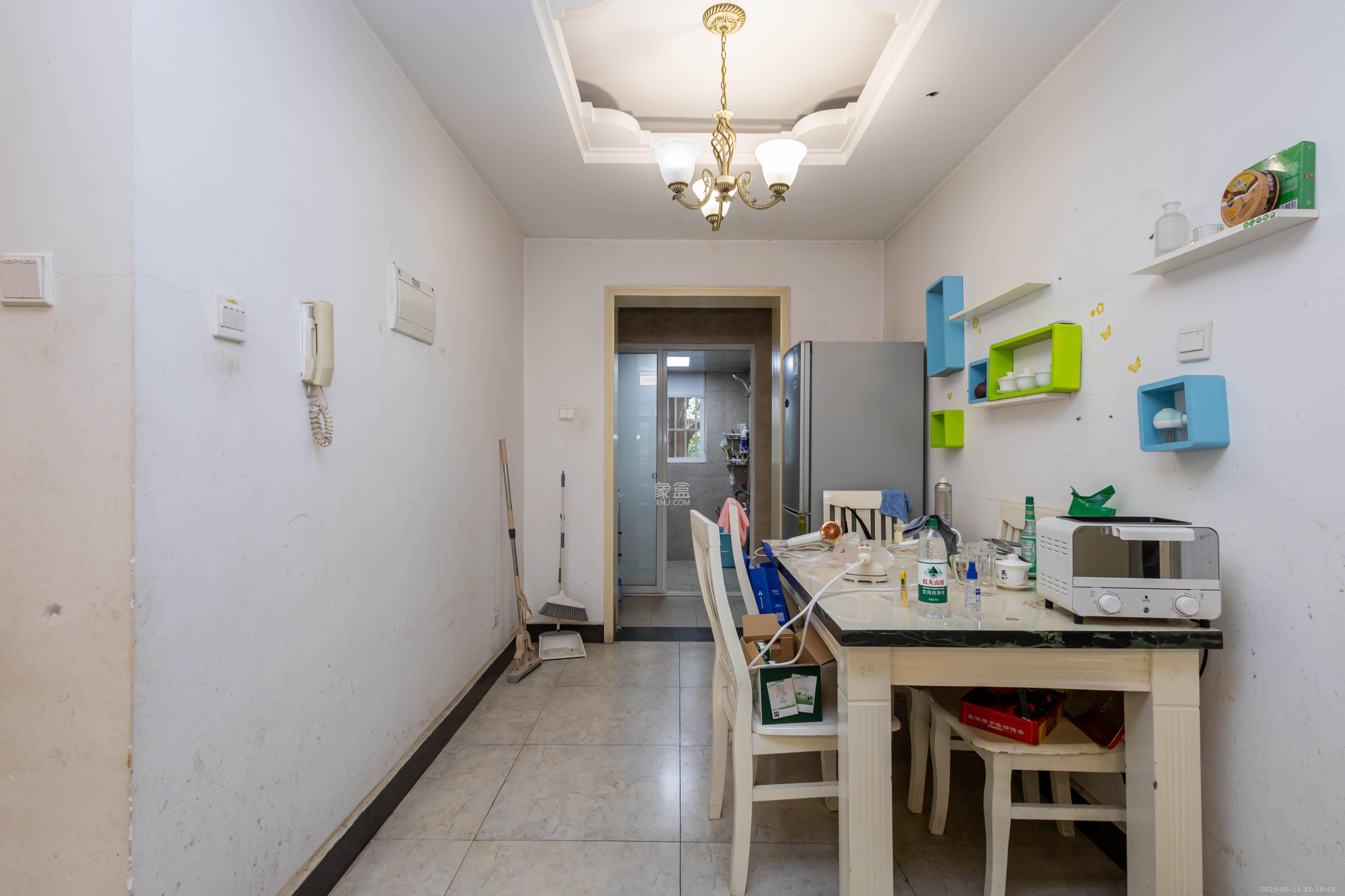 东岸锦城(东方人家)  2室2厅1卫    50.0万客厅