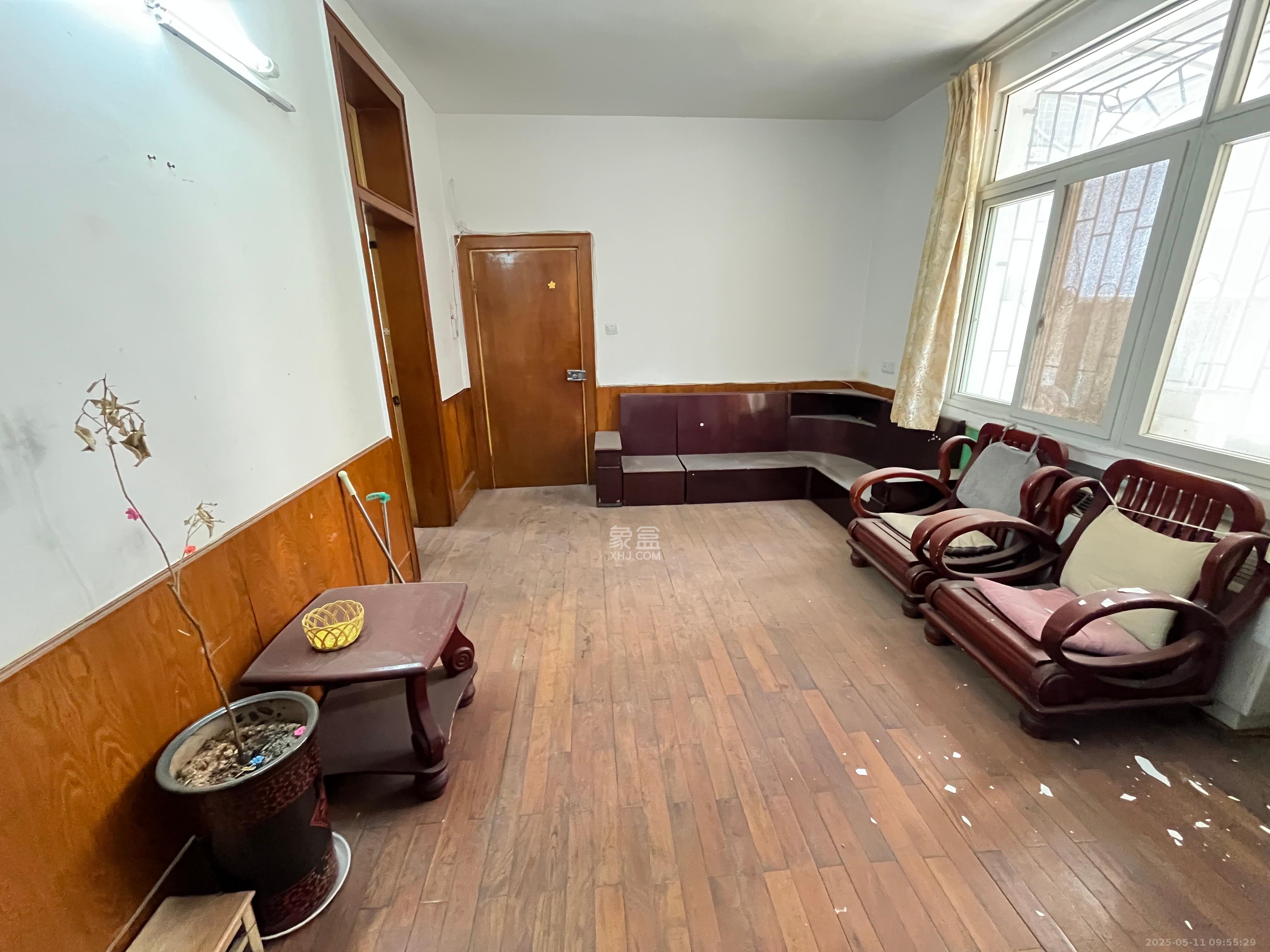 林业厅宿舍 3室2厅1卫 2200.0元/月 林业厅宿舍 3室2厅1卫 2200.0元/月室内图