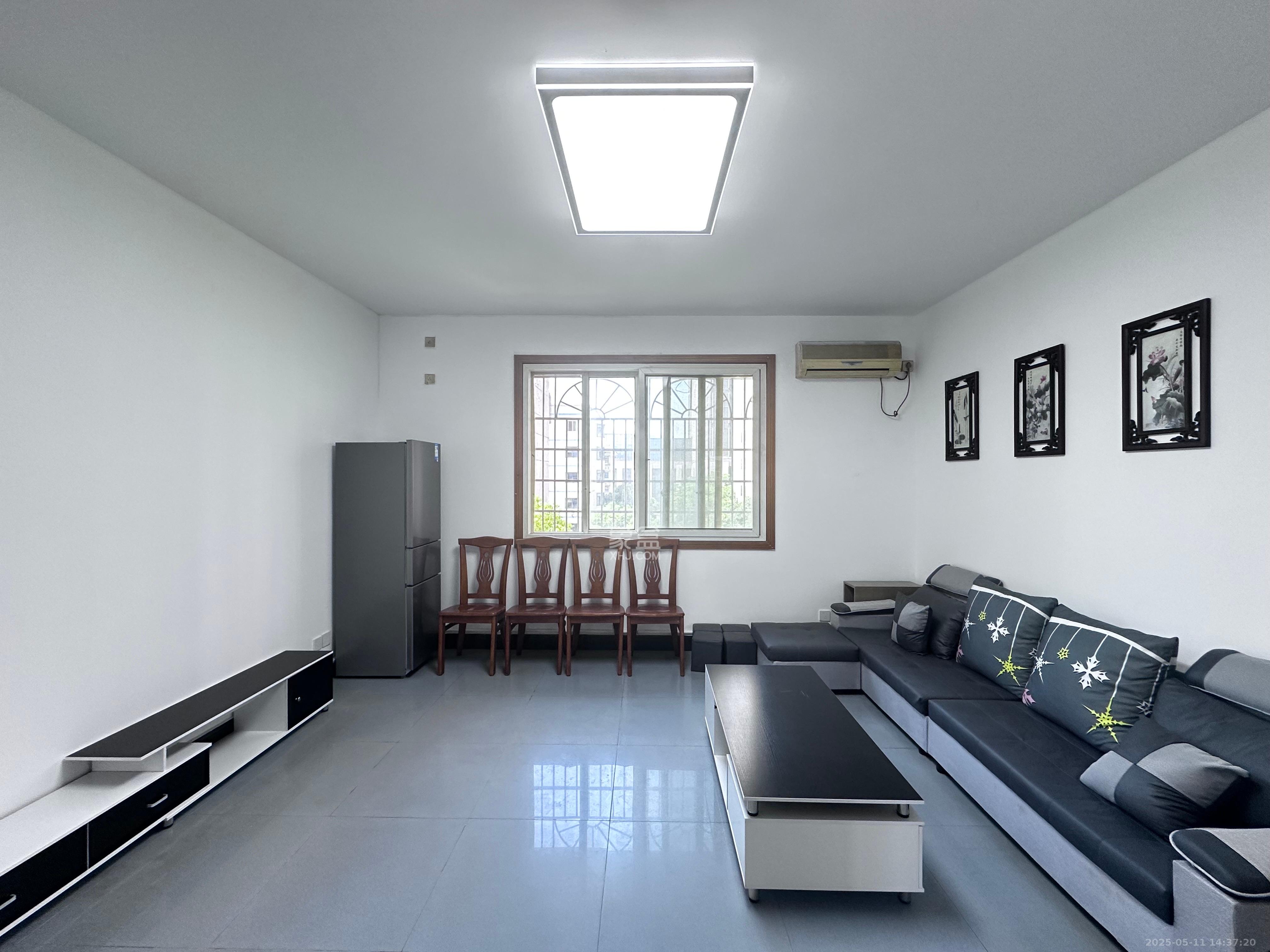 铁银电信花园  3室1厅1卫    2200.0元/月 铁银电信花园  3室1厅1卫    2200.0元/月室内图