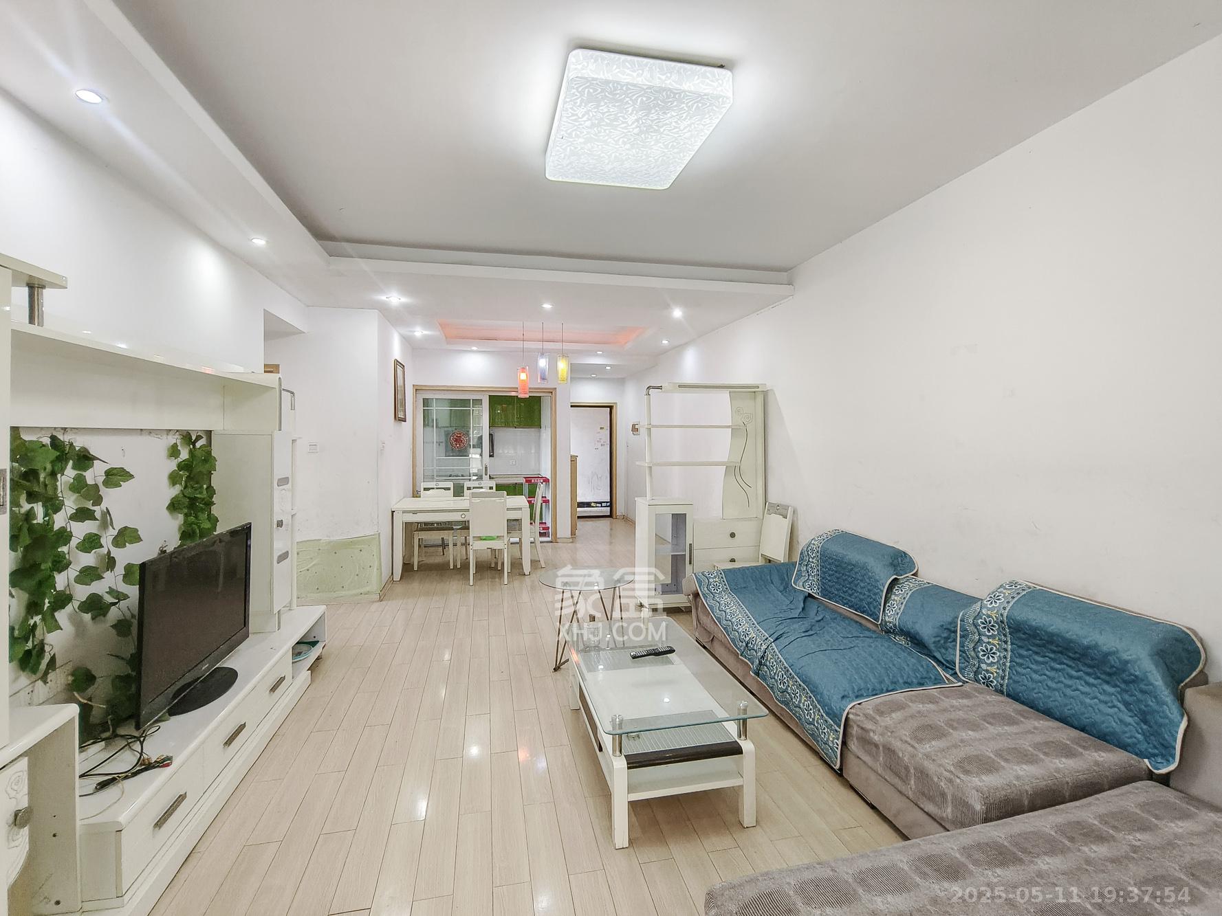 蟠龙欣苑 2室2厅1卫 48.0万 蟠龙欣苑 2室2厅1卫 48.0万客厅