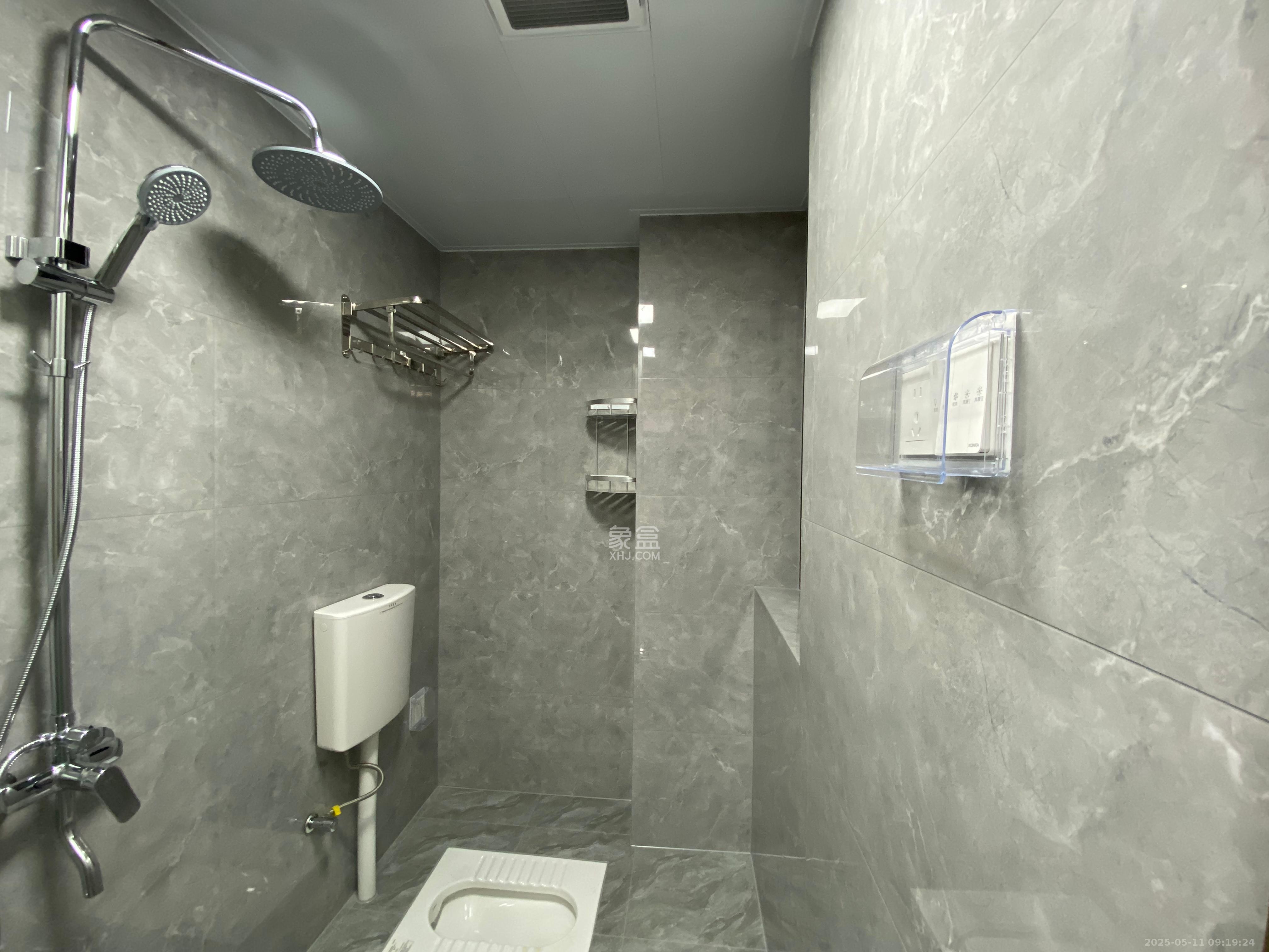 东岸梅园小区 2室1厅1卫 2500.0元/月 东岸梅园小区 2室1厅1卫 2500.0元/月室内图