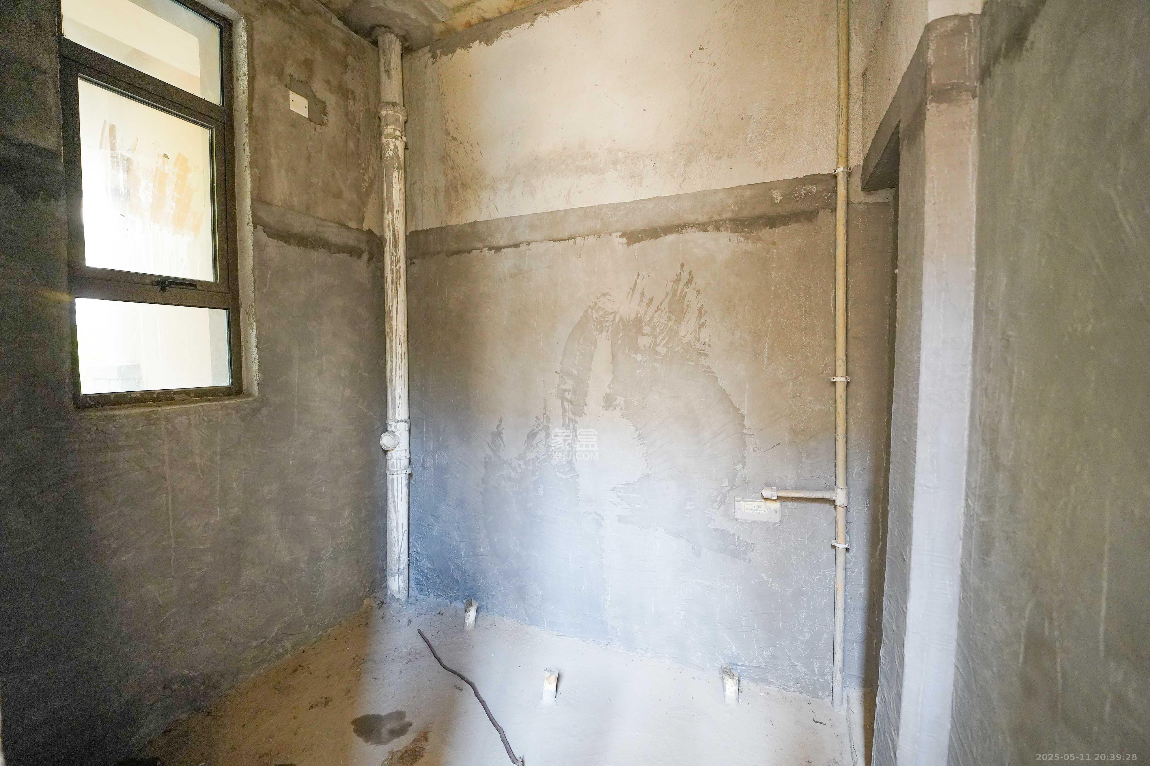 佳兆业水岸新都  5室2厅4卫   250.00万卫生间