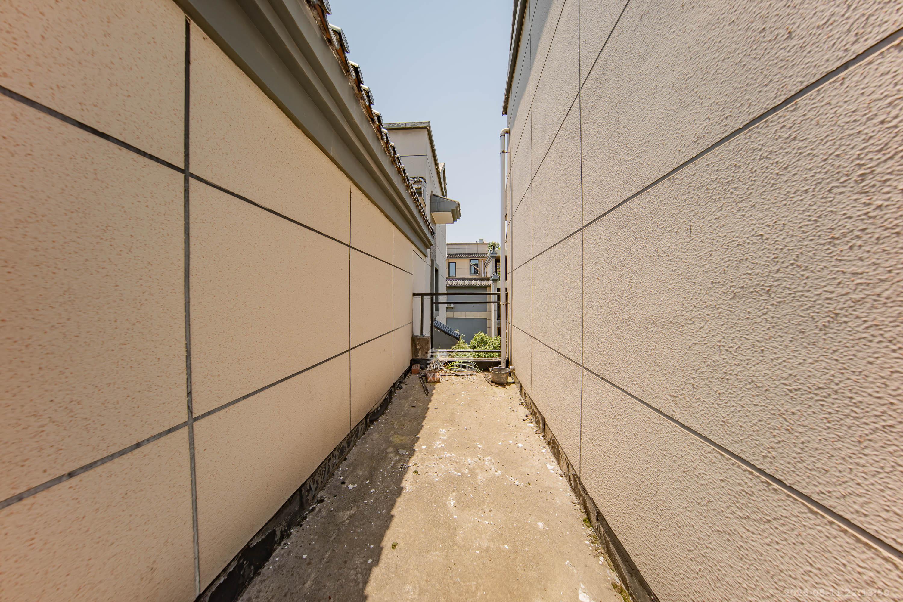 汀湘十里  6室2厅3卫   298.00万其他