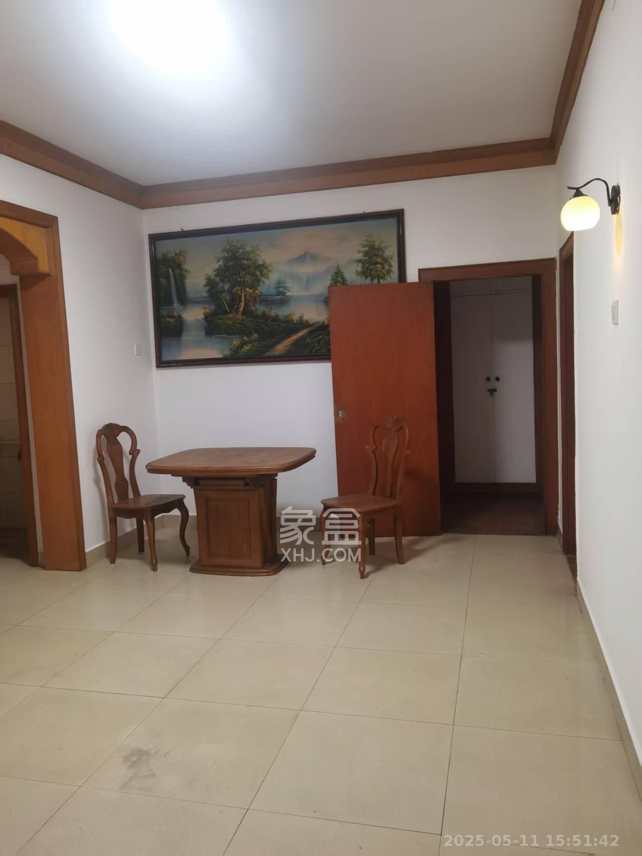 农村公路局宿舍  3室2厅2卫    2000.0元/月 农村公路局宿舍  3室2厅2卫    2000.0元/月室内图