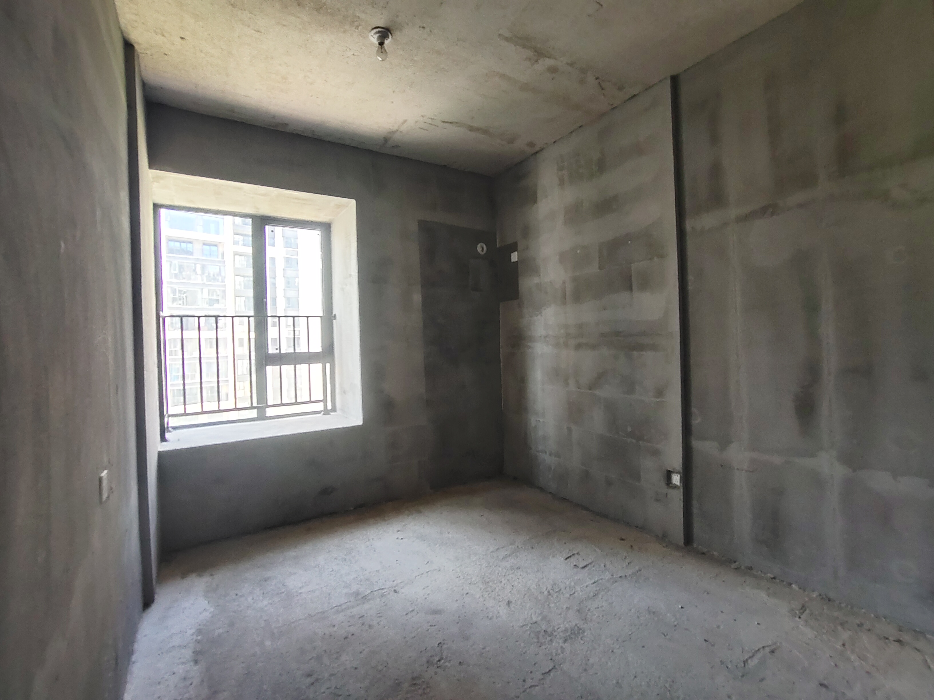 中建凤栖台 4室2厅2卫 53.8万 中建凤栖台 4室2厅2卫 53.8万客厅