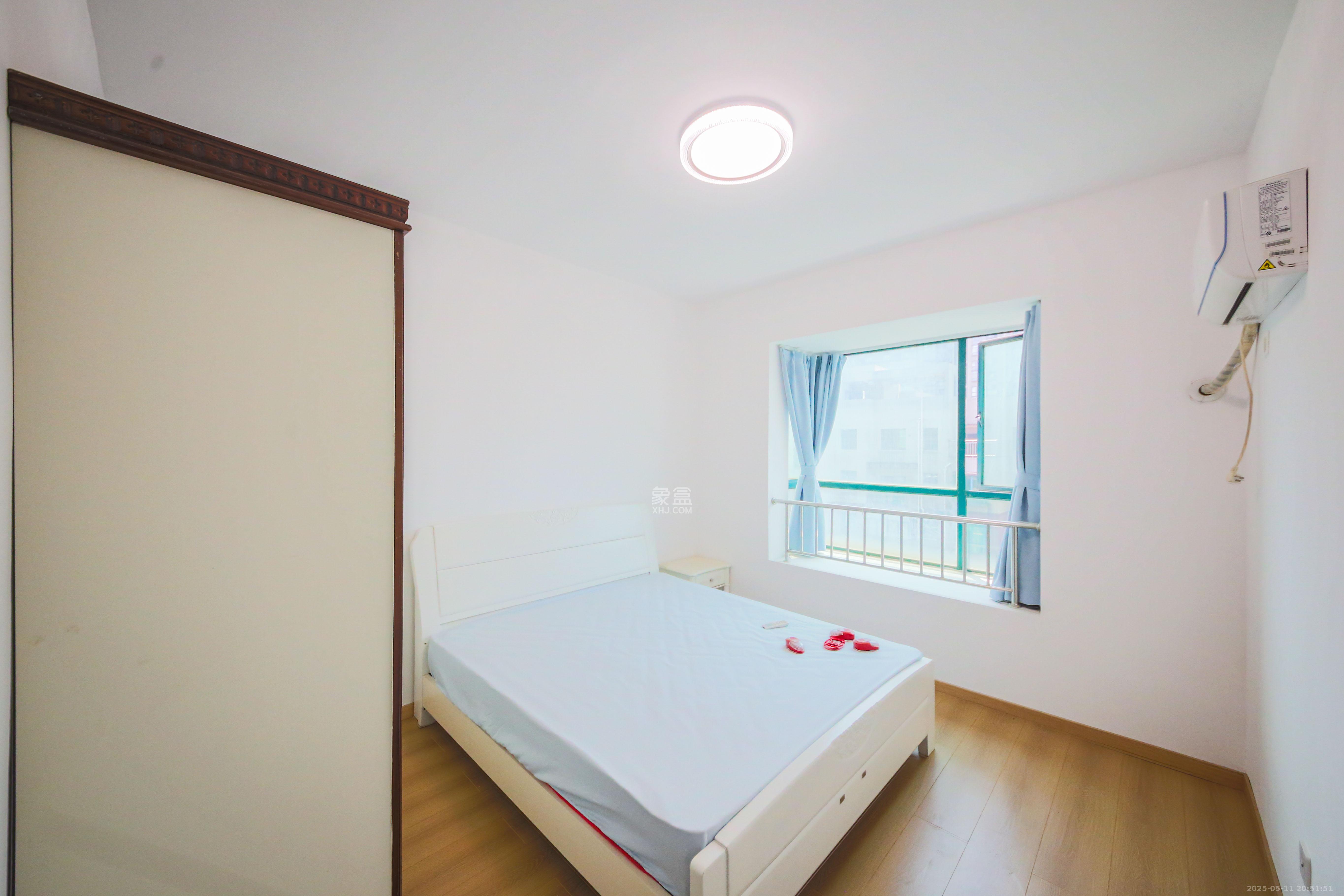 湘府东苑 3室2厅2卫 104.0万 湘府东苑 3室2厅2卫 104.0万卧室