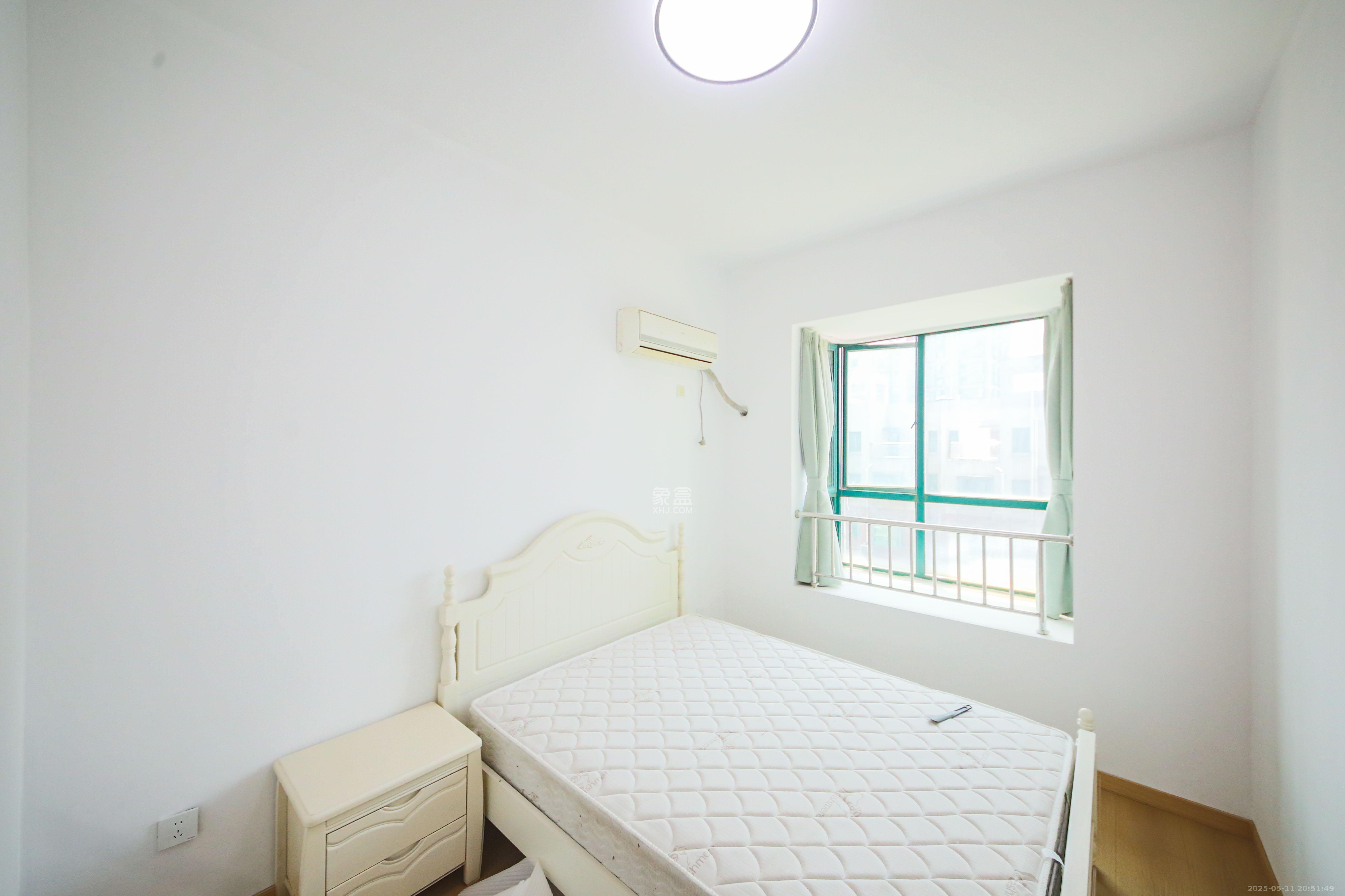 湘府东苑 3室2厅2卫 104.0万 湘府东苑 3室2厅2卫 104.0万卧室