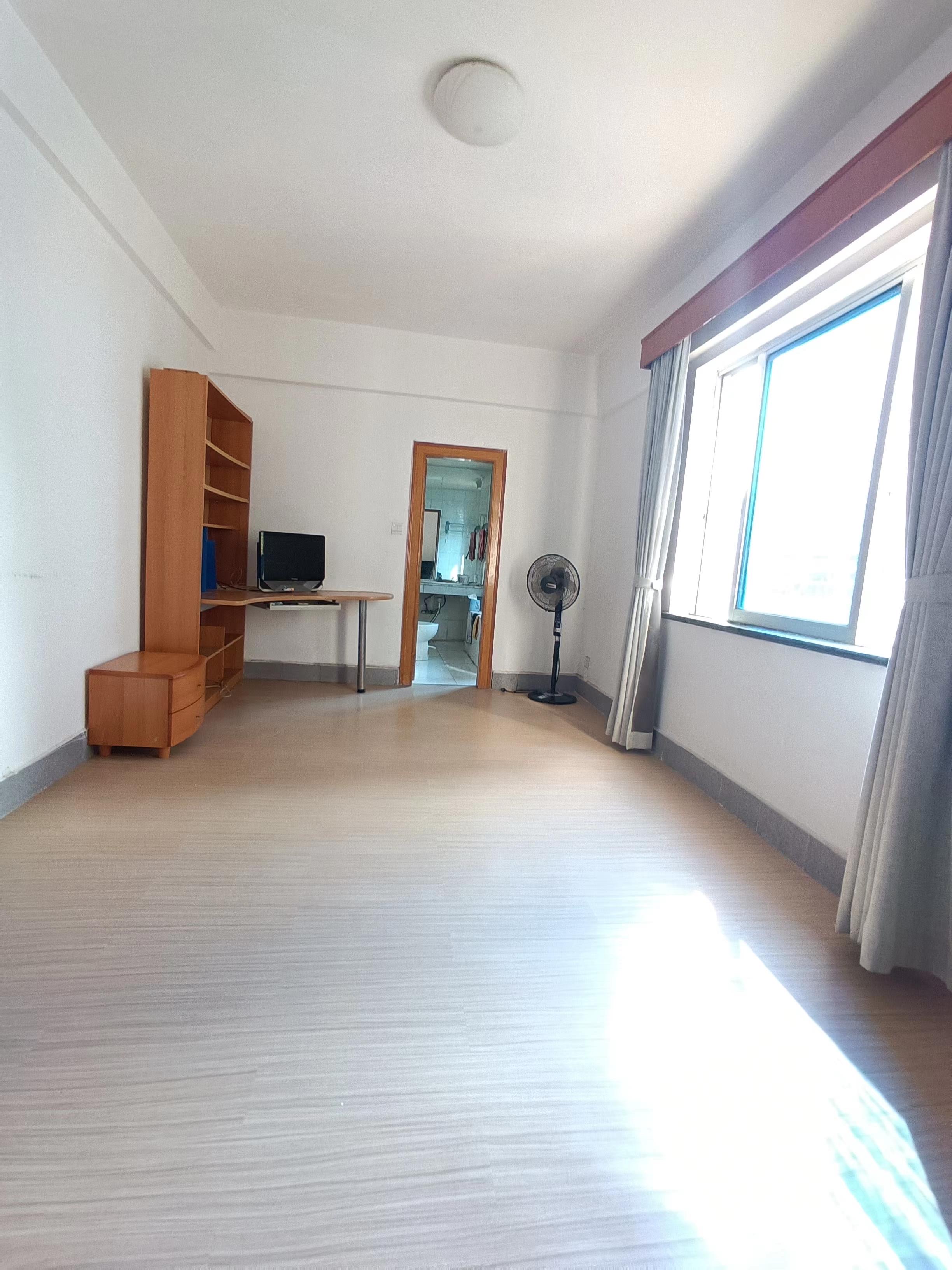 虹冠大厦 1室0厅0卫 139.0万 虹冠大厦 1室0厅0卫 139.0万室内图