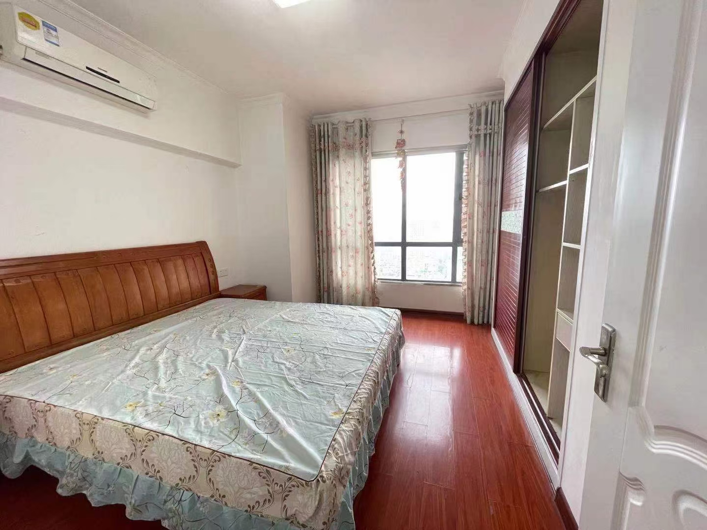 中建国际大厦  2室1厅1卫   1600.00元/月室内图