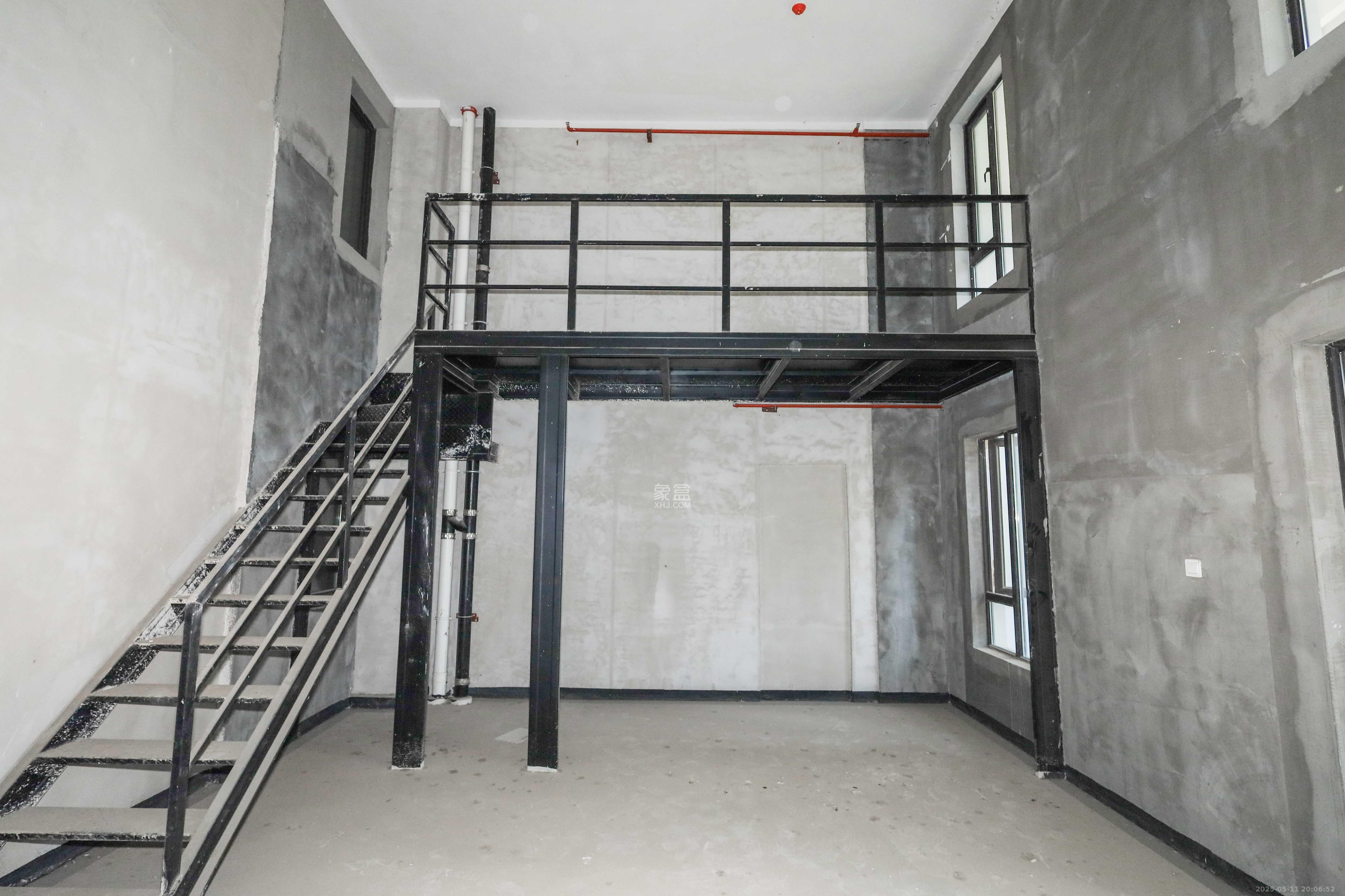 建发央著  4室2厅2卫   249.00万客厅