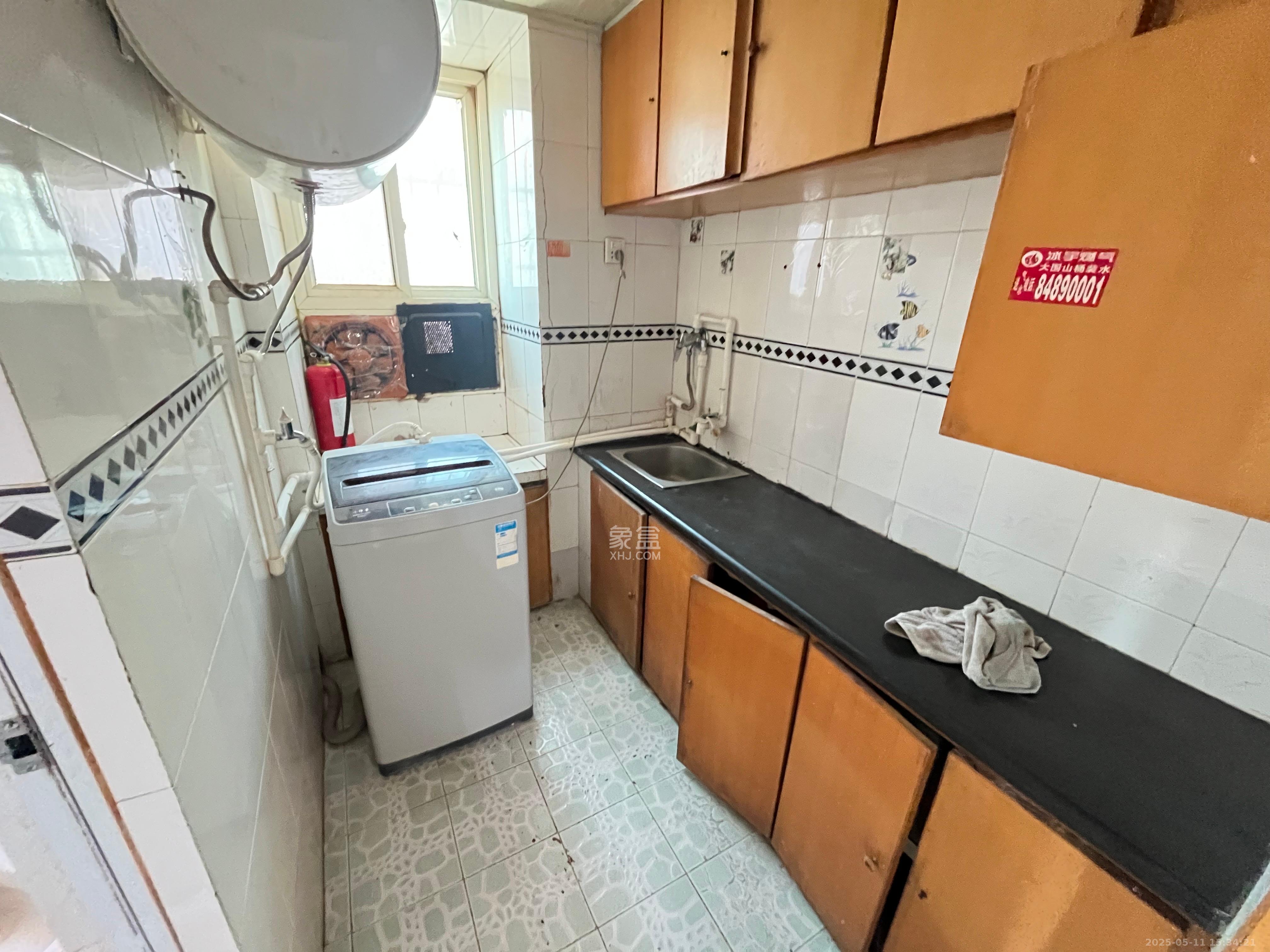 西牌楼社区 2室1厅1卫 2300.0元/月 西牌楼社区 2室1厅1卫 2300.0元/月室内图