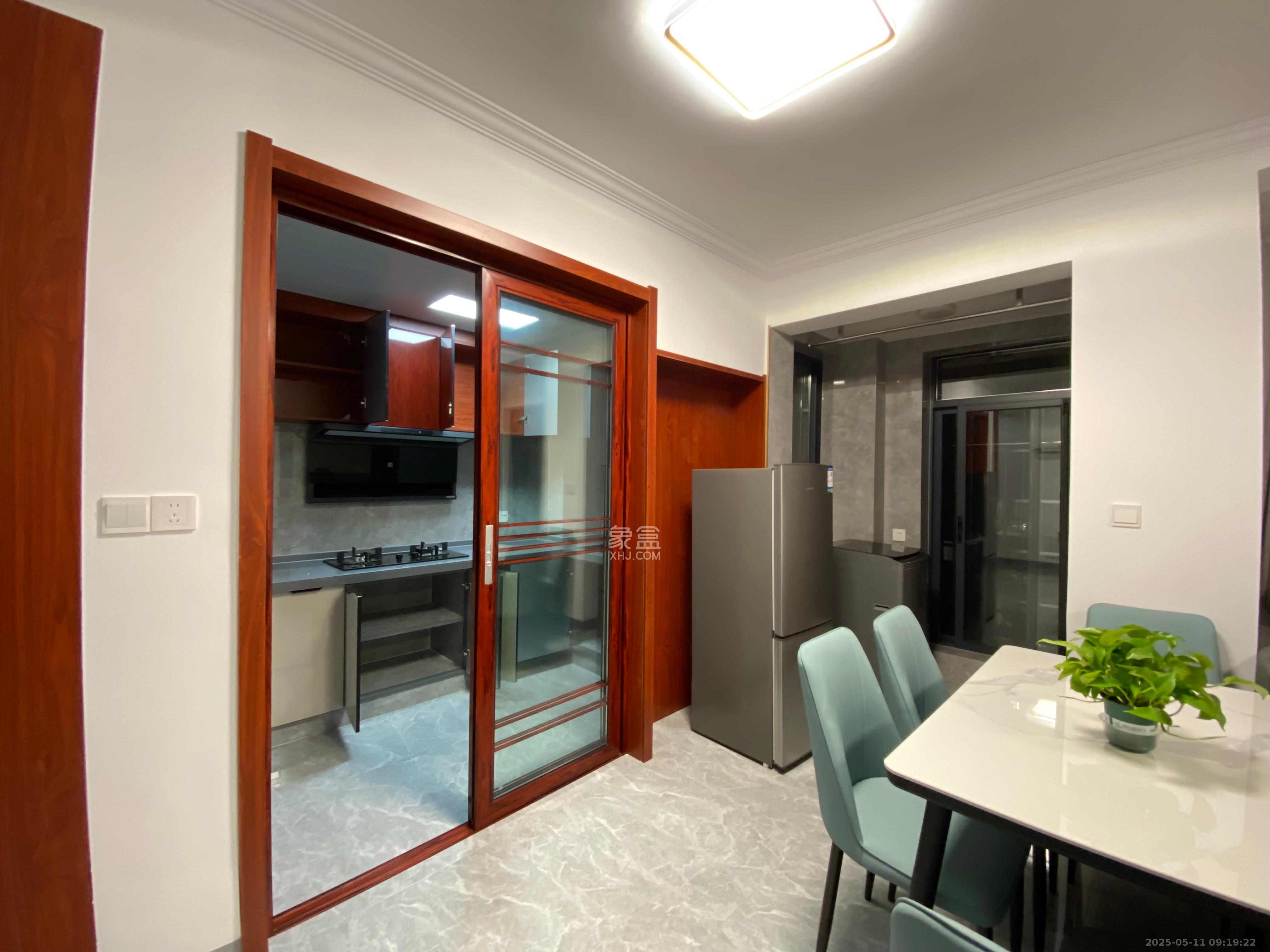 东岸梅园小区 2室1厅1卫 2500.0元/月 东岸梅园小区 2室1厅1卫 2500.0元/月室内图