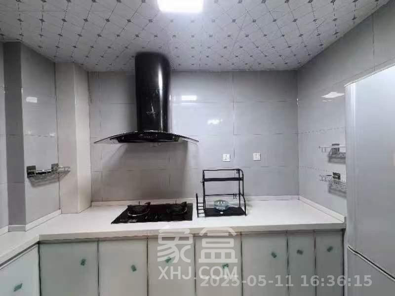 长房云时代  3室2厅2卫   2500.00元/月室内图