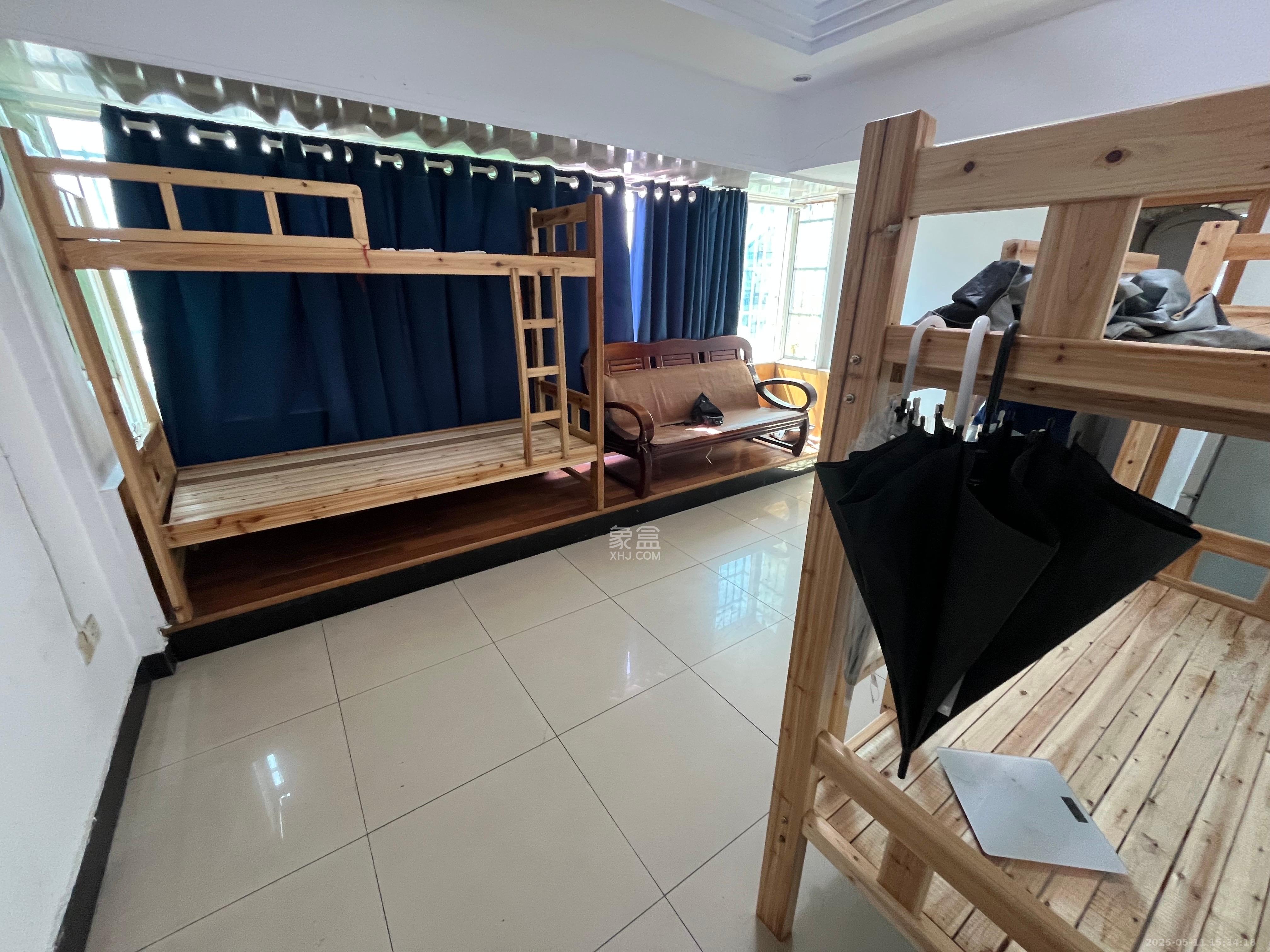 西牌楼社区 2室1厅1卫 2300.0元/月 西牌楼社区 2室1厅1卫 2300.0元/月室内图