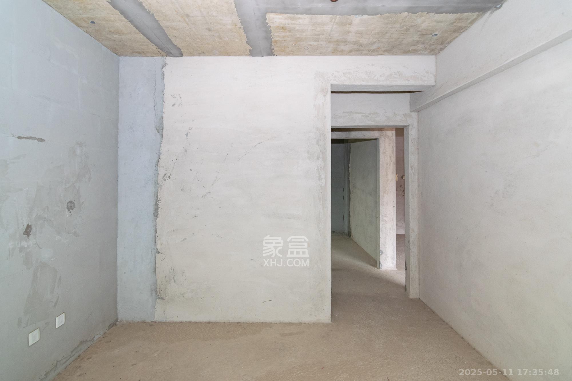 厚朴国际  1室0厅0卫    39.0万 厚朴国际  1室0厅0卫    39.0万卧室