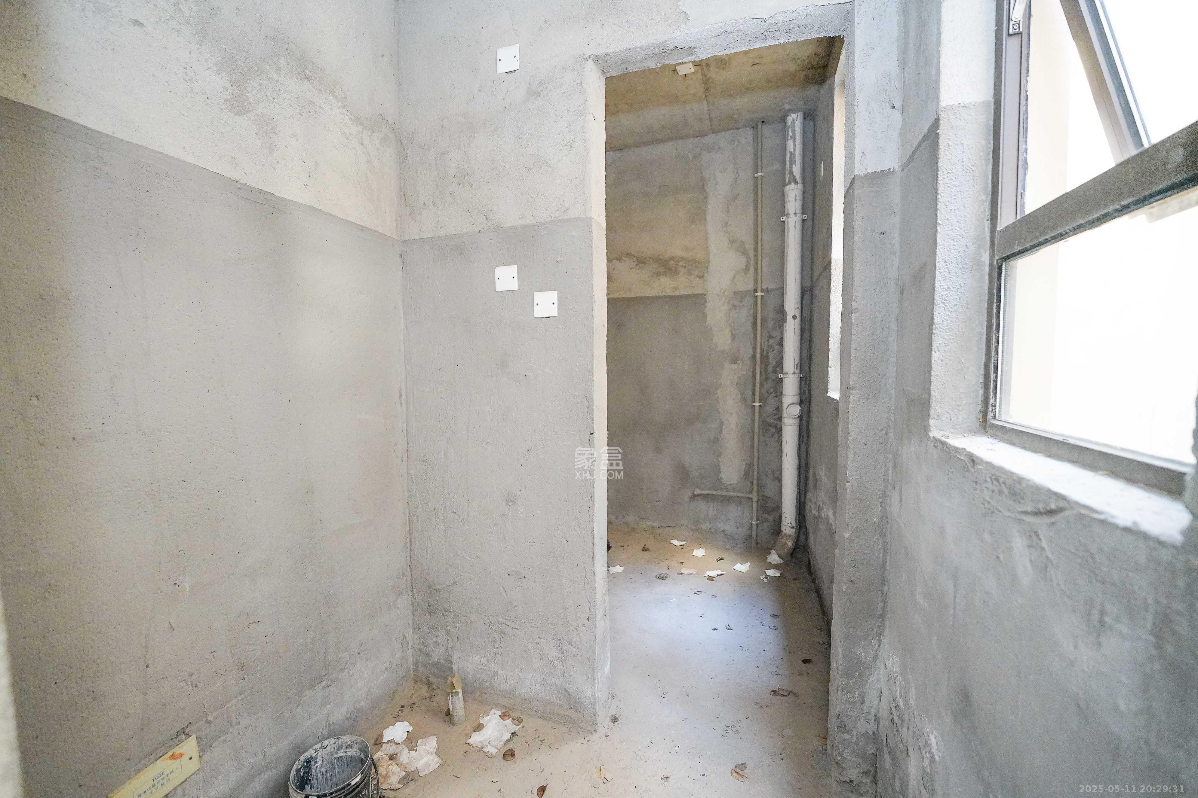 佳兆业水岸新都  4室2厅3卫   180.00万卫生间