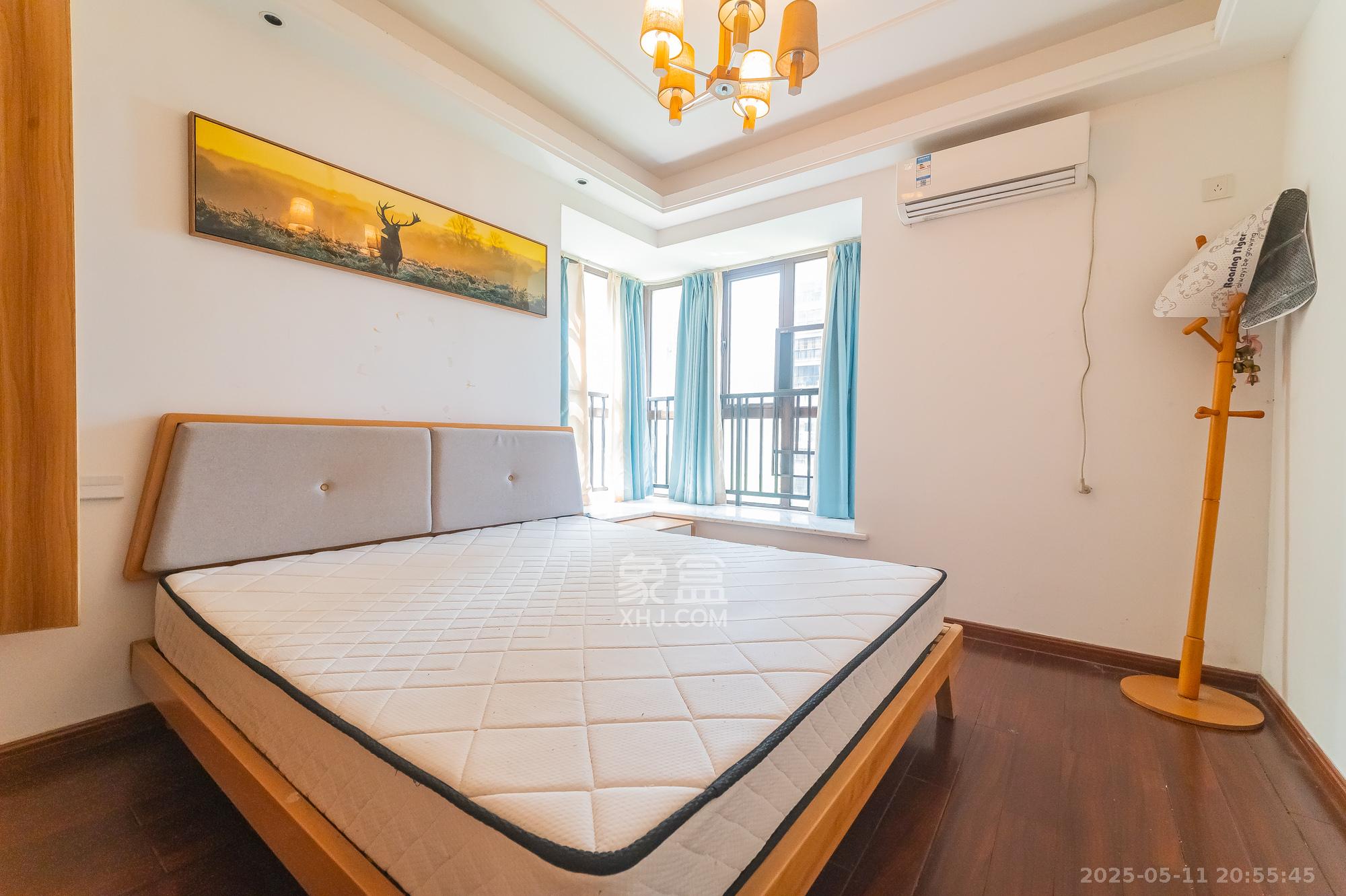 水岸世景  2室2厅1卫    62.0万 水岸世景  2室2厅1卫    62.0万卧室