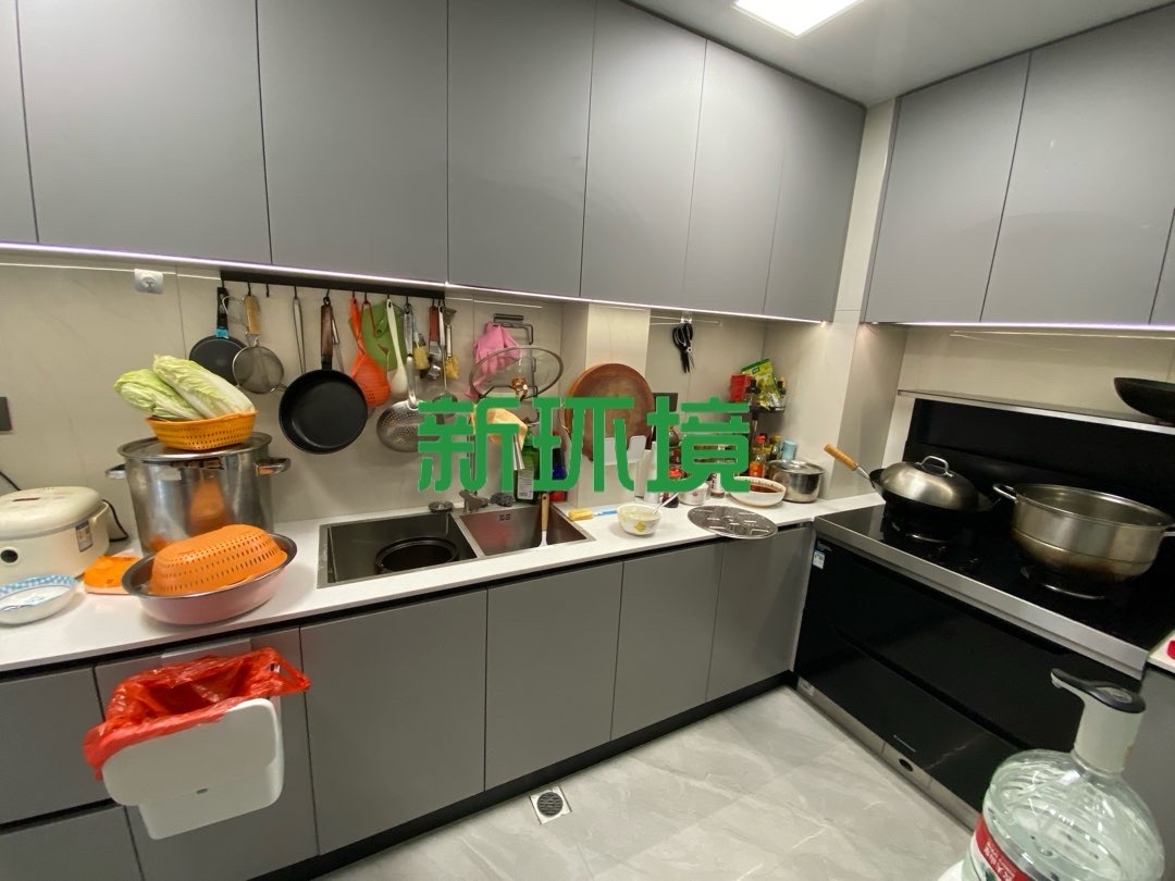 都市金苑  3室2厅2卫   76.80万客厅