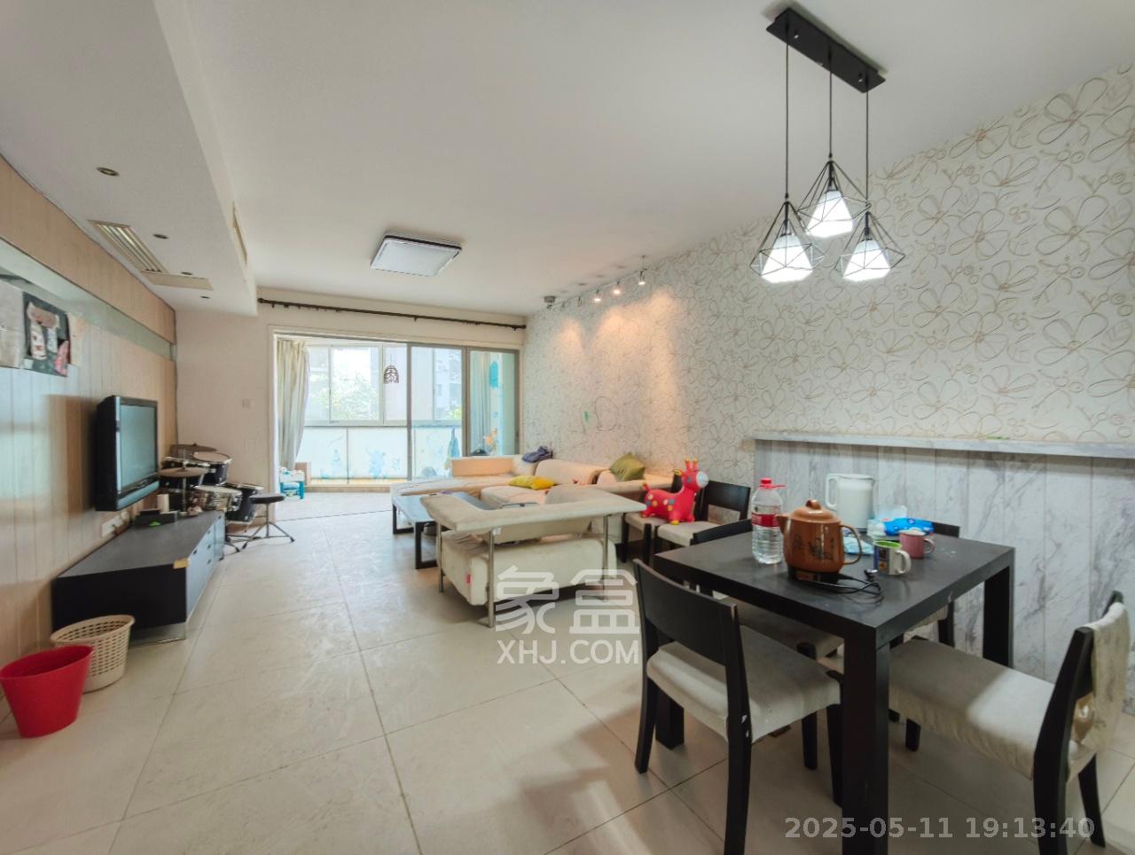 阳光100二期  1室0厅0卫    3500.0元/月室内图1