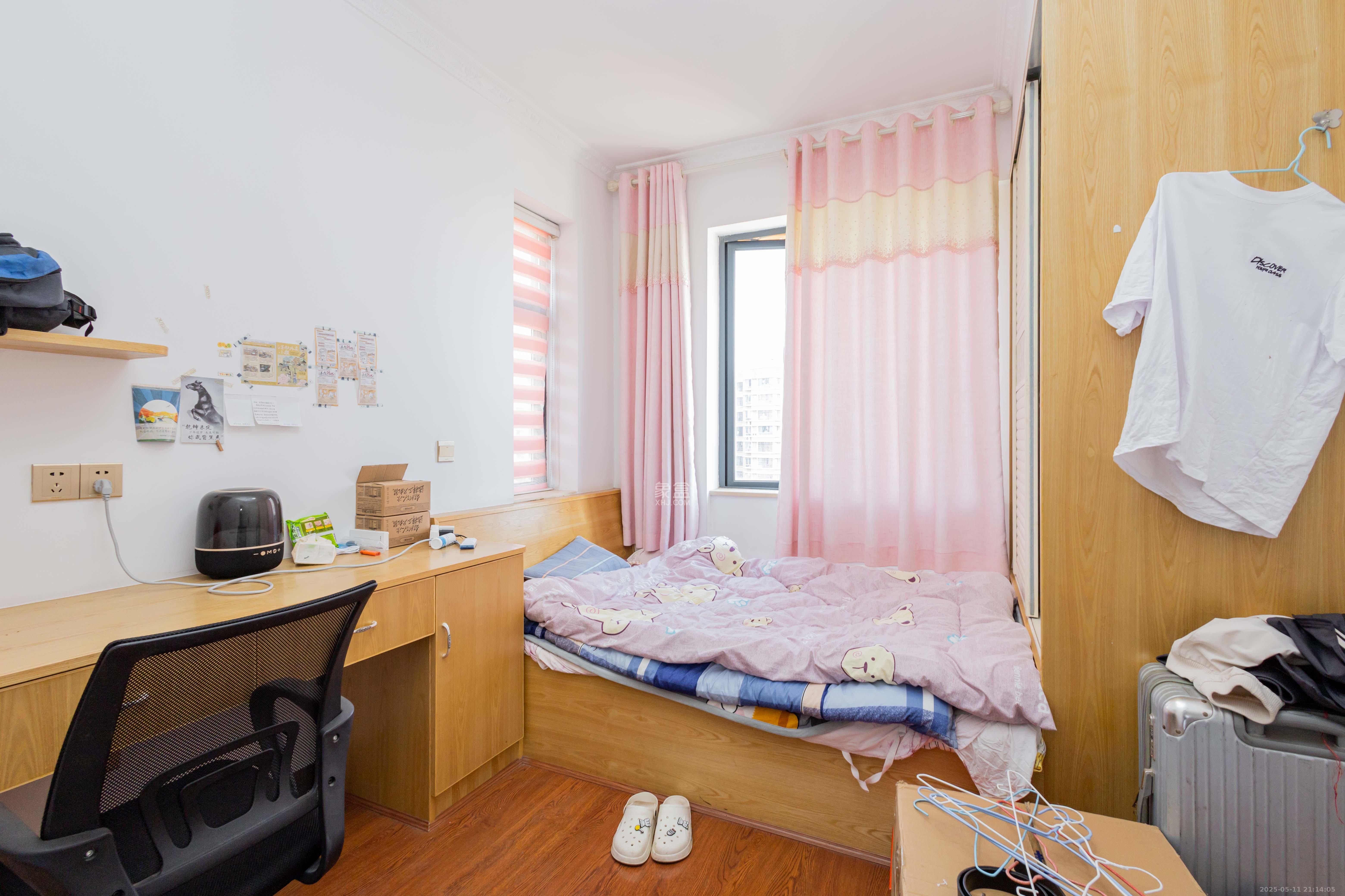 紫华郡 4室2厅2卫 89.8万 紫华郡 4室2厅2卫 89.8万卧室