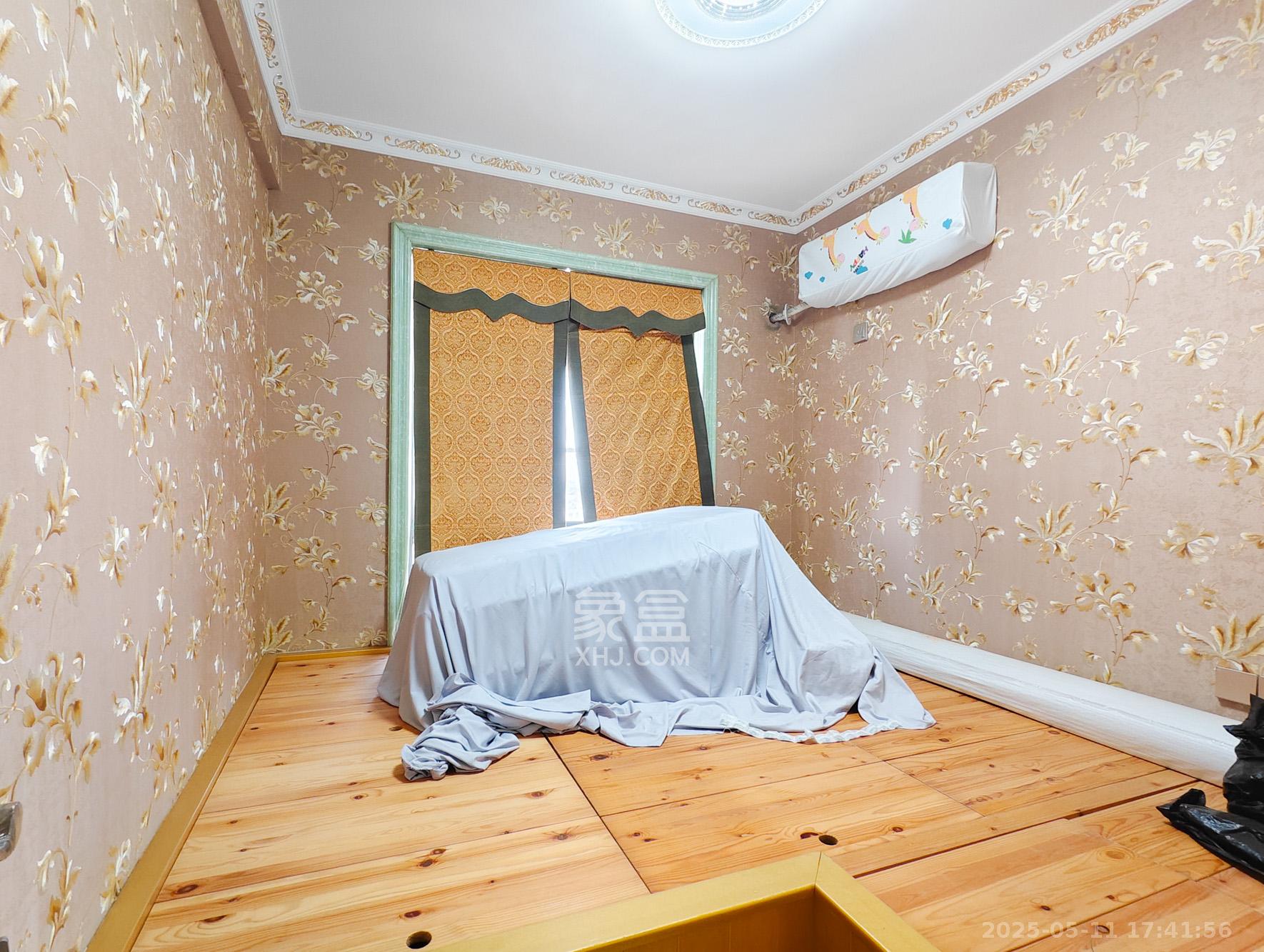 南庭城果 4室2厅2卫 110.0万 南庭城果 4室2厅2卫 110.0万卧室