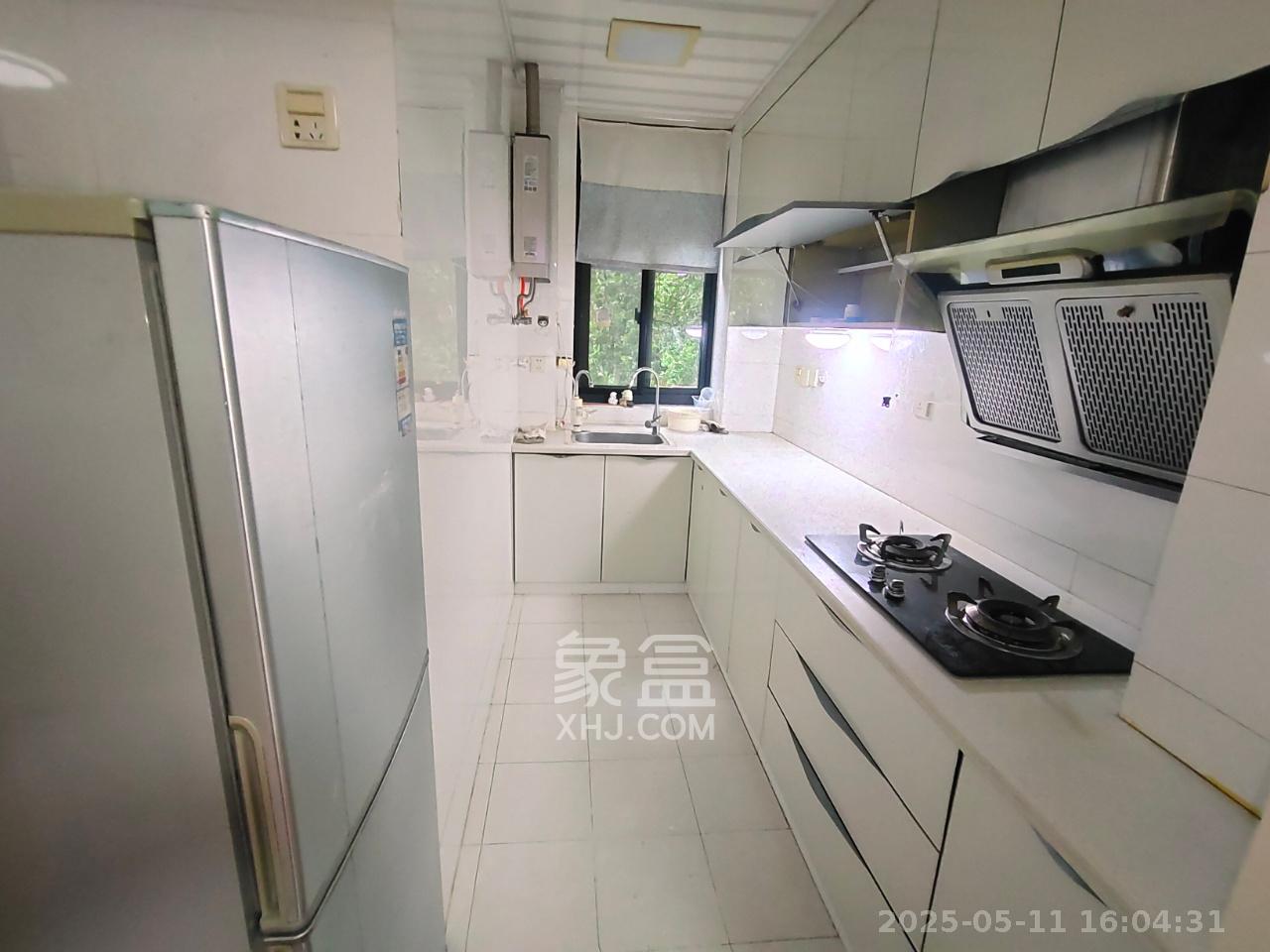 东方名苑臻嘉园  2室2厅1卫    60.0万客厅