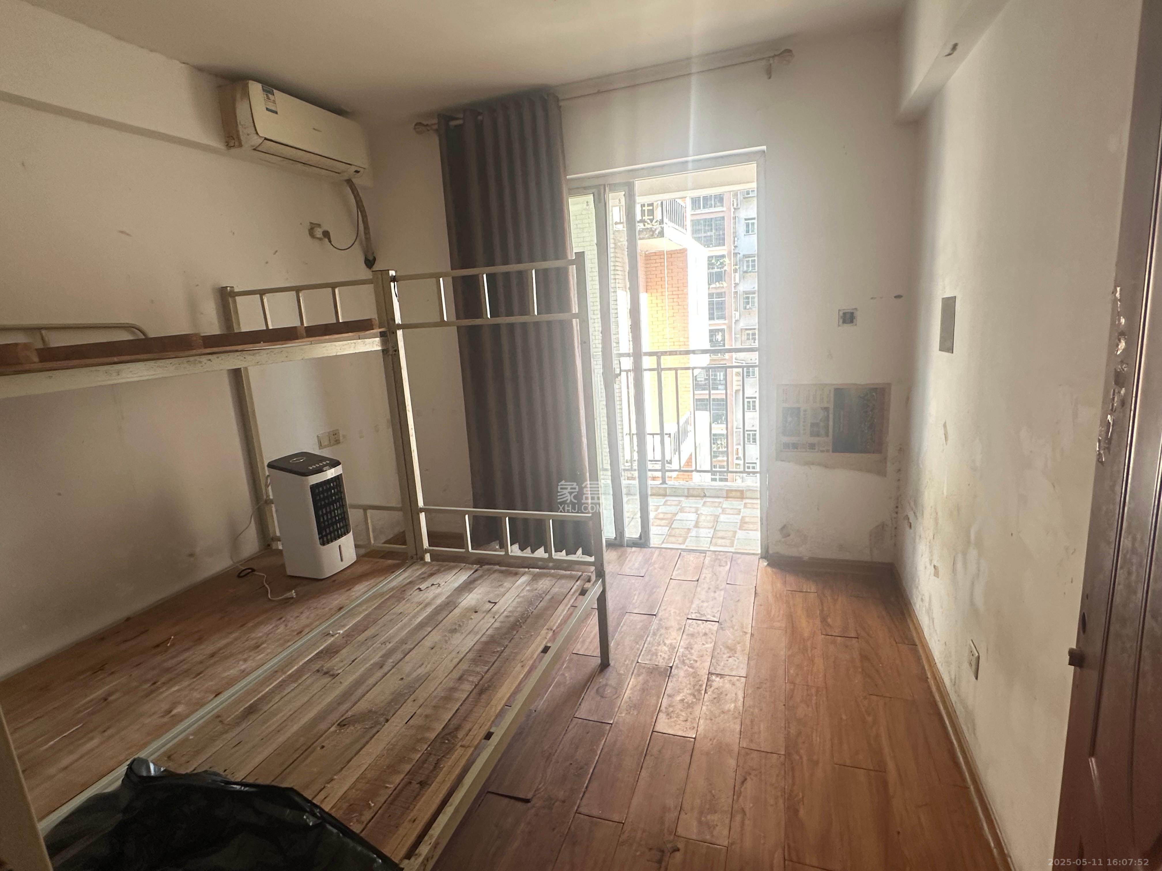 骑龙安置小区 1室0厅0卫 1800.0元/月 骑龙安置小区 1室0厅0卫 1800.0元/月室内图