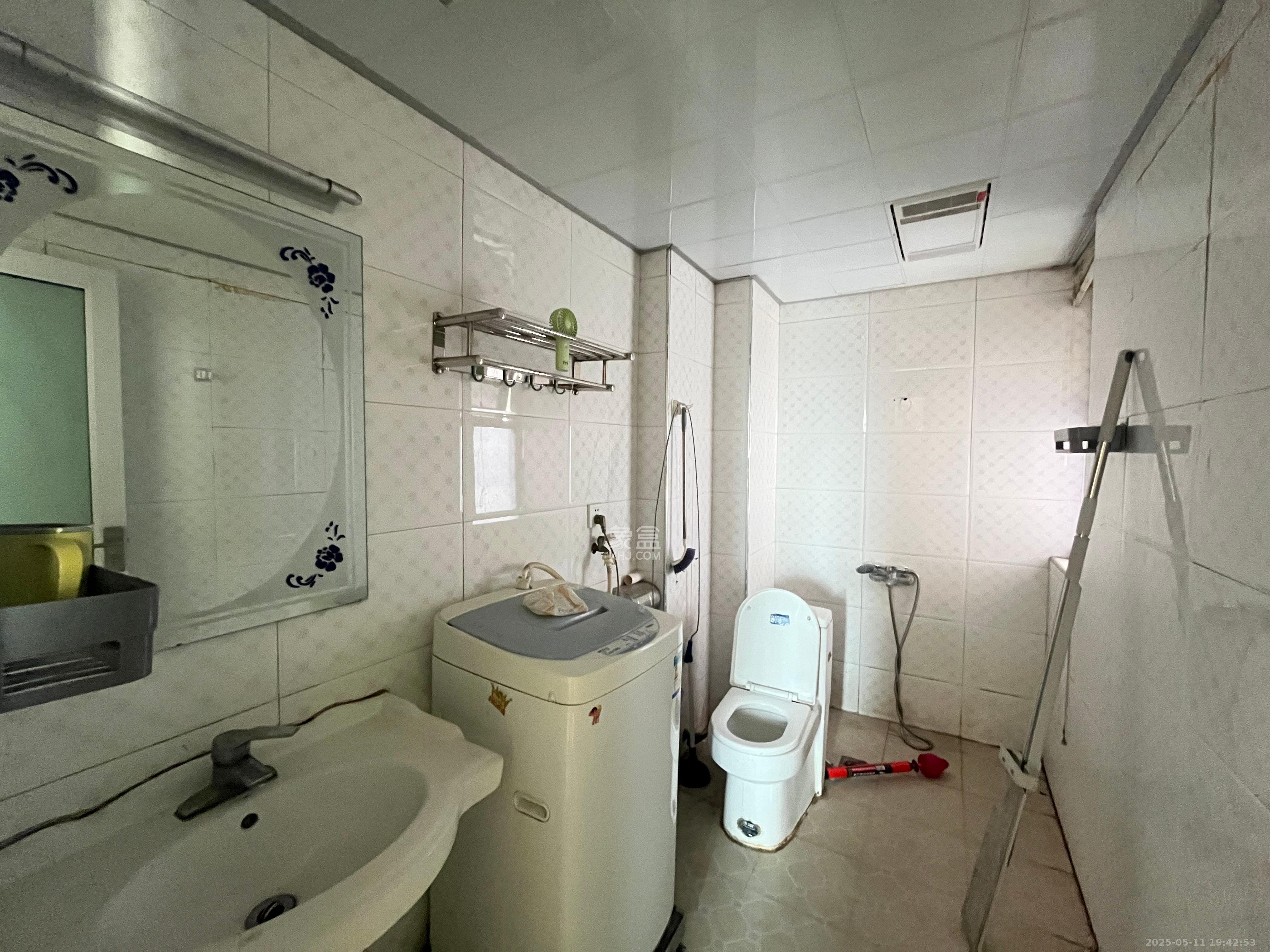 莱茵城 2室2厅1卫 1800.0元/月 莱茵城 2室2厅1卫 1800.0元/月室内图