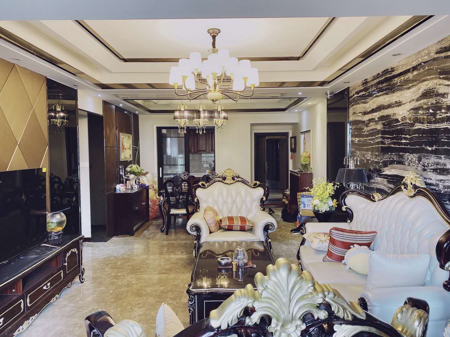 珠江愉景南苑(一、二、三、四期)  4室2厅2卫    3800.0元/月 珠江愉景南苑(一、二、三、四期)  4室2厅2卫    3800.0元/月室内图