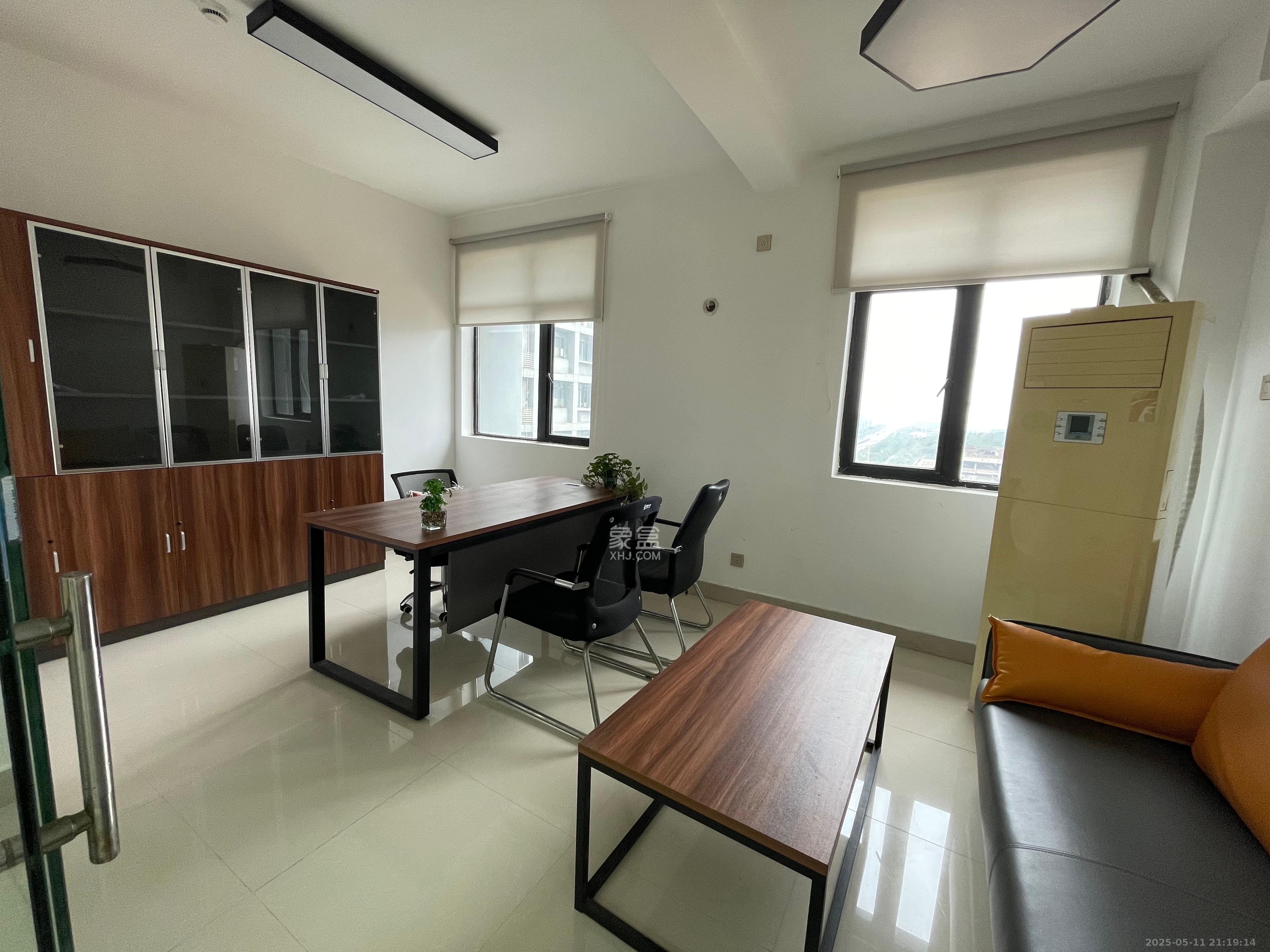 鑫远杰座 2室2厅1卫 2200.0元/月 鑫远杰座 2室2厅1卫 2200.0元/月室内图